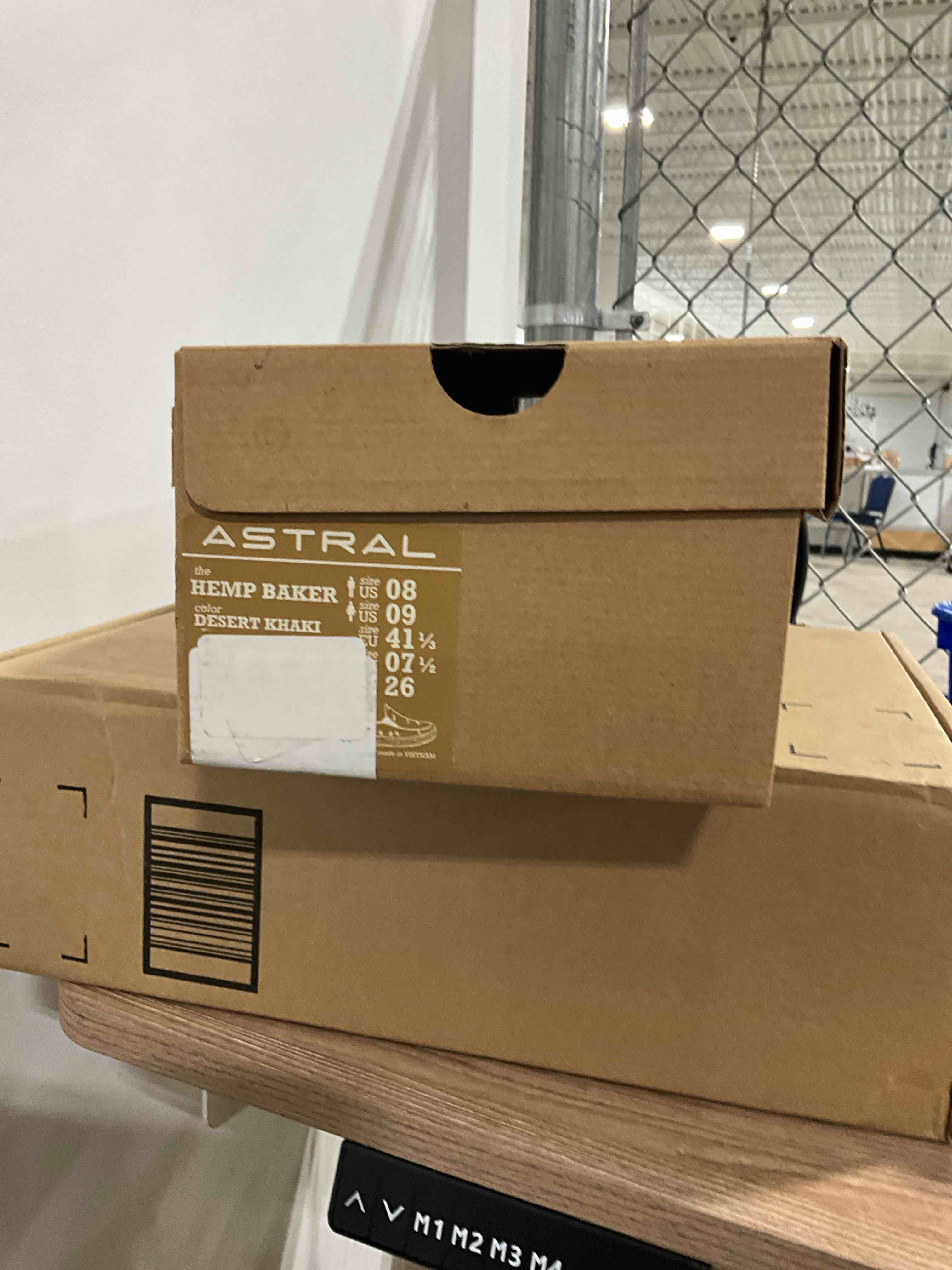 https://s3.amazonaws.com/lotting-images-prod/bidfta/YEL6180958_1721835475221.jpeg