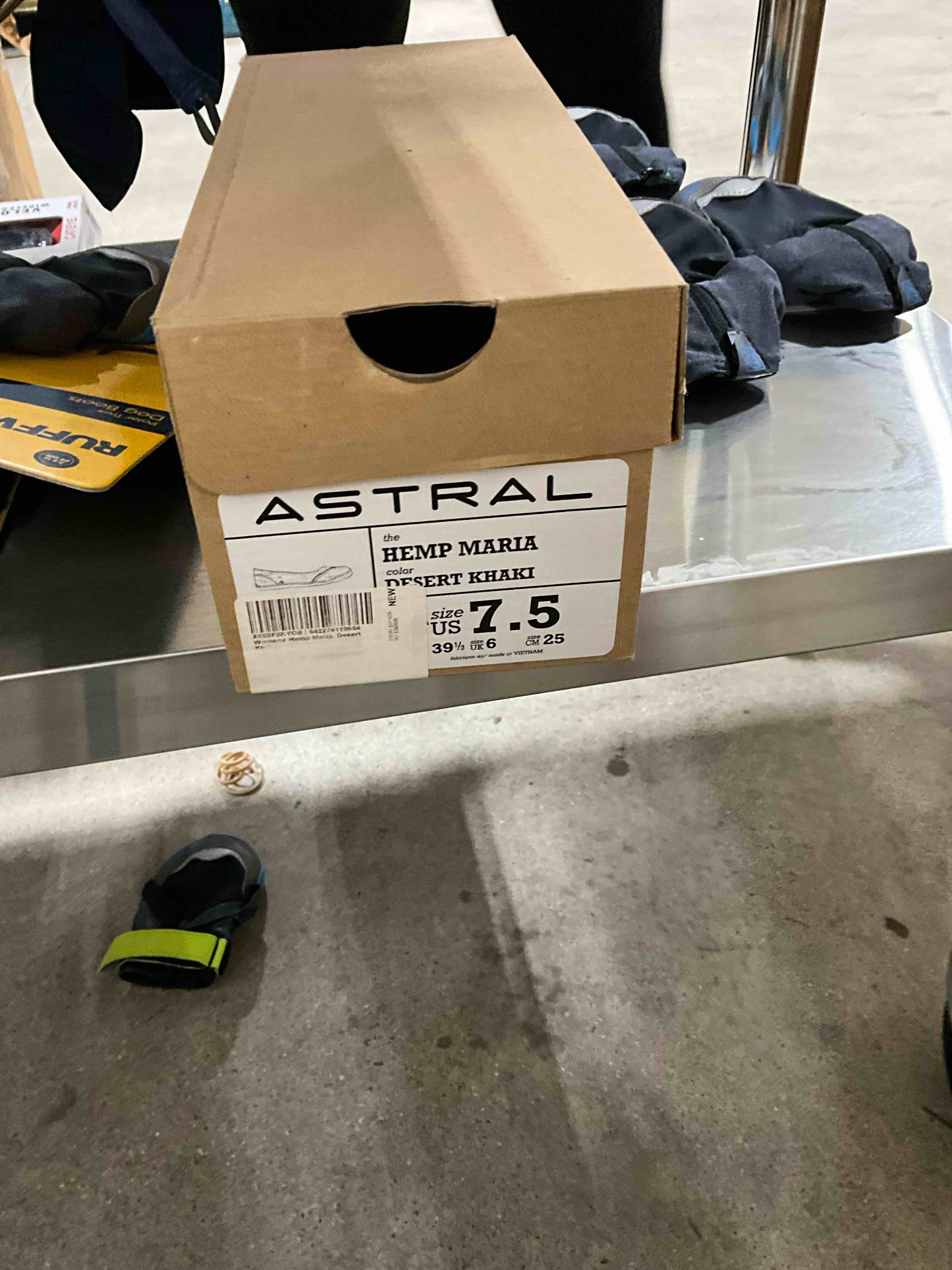 https://s3.amazonaws.com/lotting-images-prod/bidfta/YEL6180959_1721836824364.jpeg
