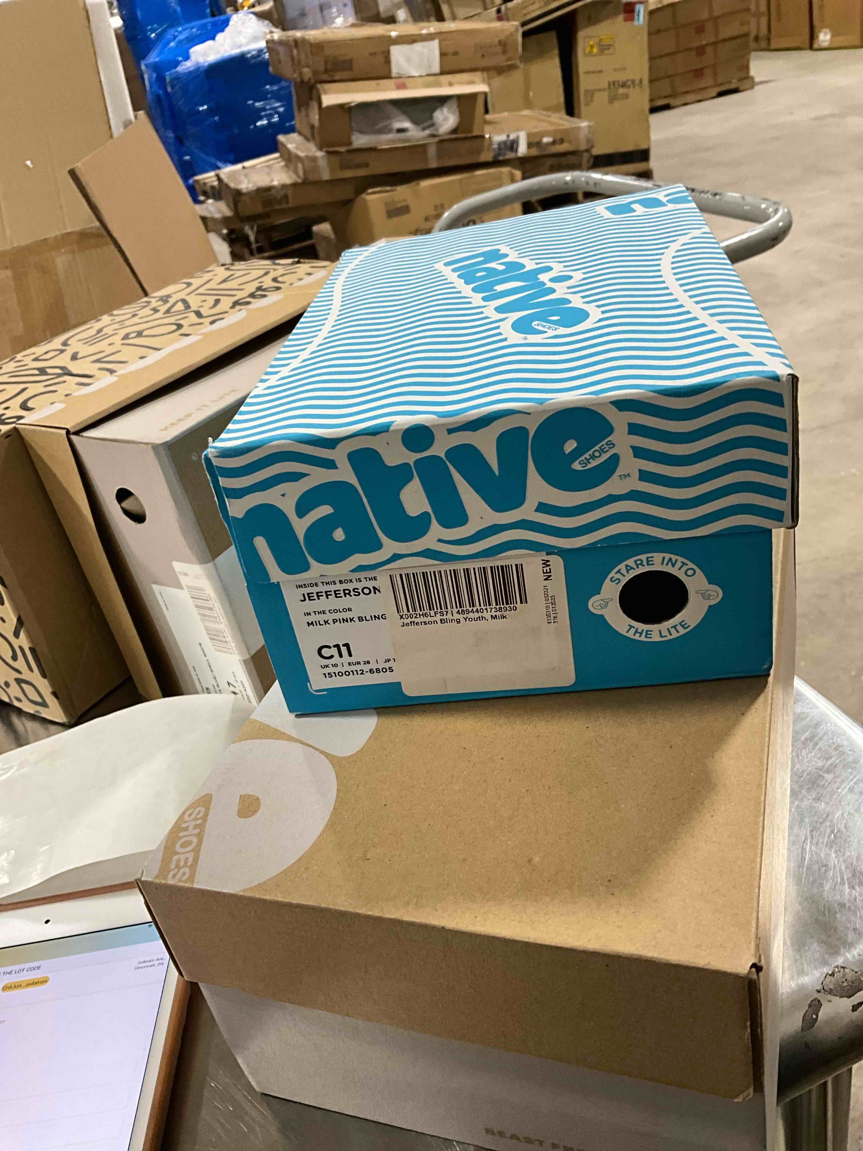 https://s3.amazonaws.com/lotting-images-prod/bidfta/YEL6180965_1721844955787.jpeg