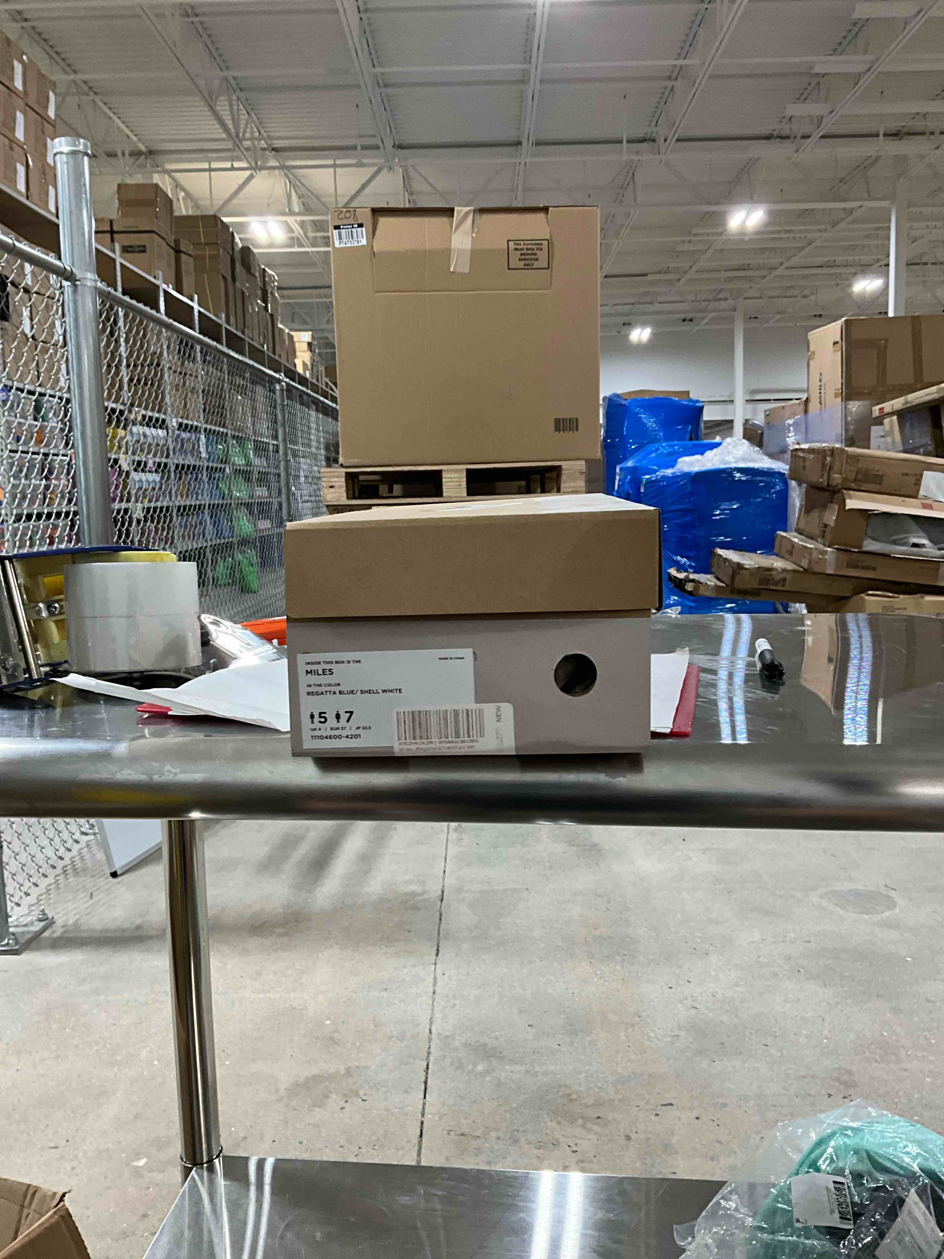 https://s3.amazonaws.com/lotting-images-prod/bidfta/YEL6180968_1721846888958.jpeg
