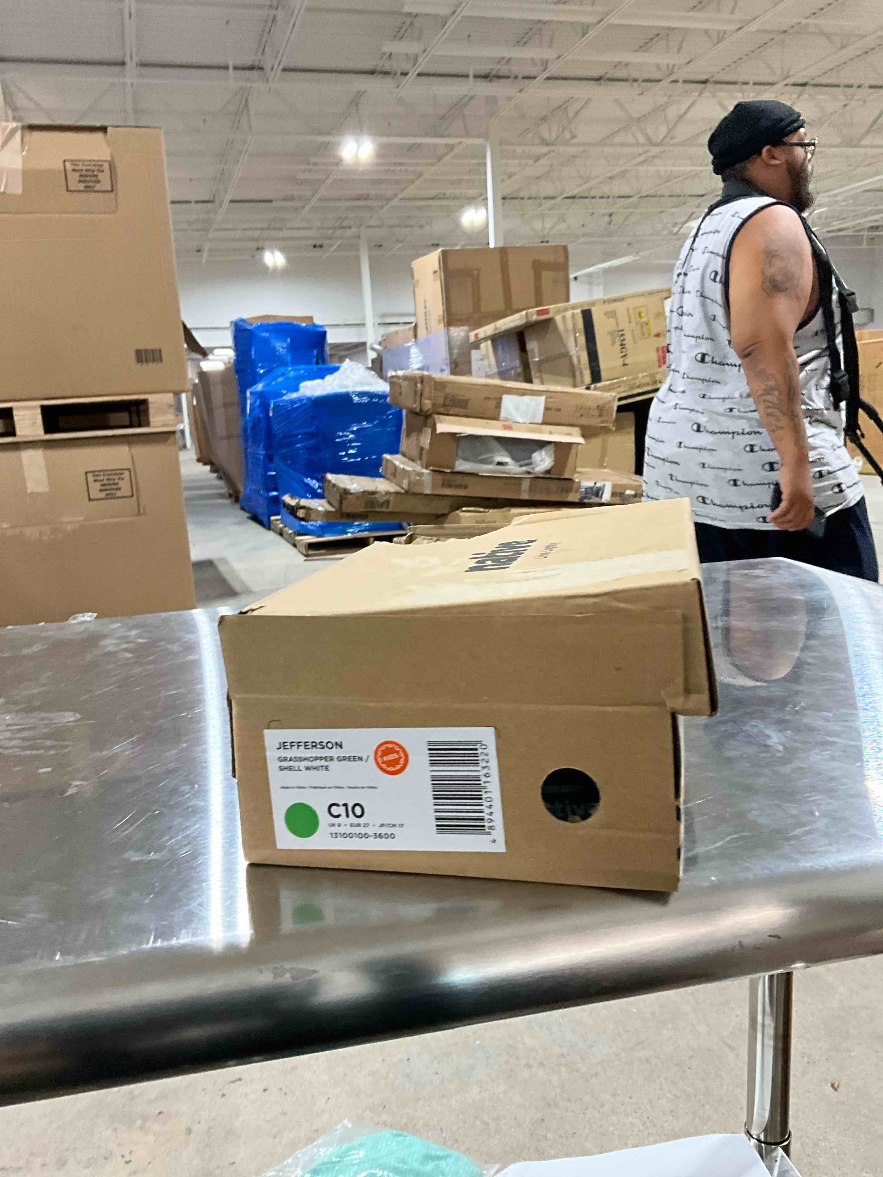 https://s3.amazonaws.com/lotting-images-prod/bidfta/YEL6180969_1721847589019.jpeg