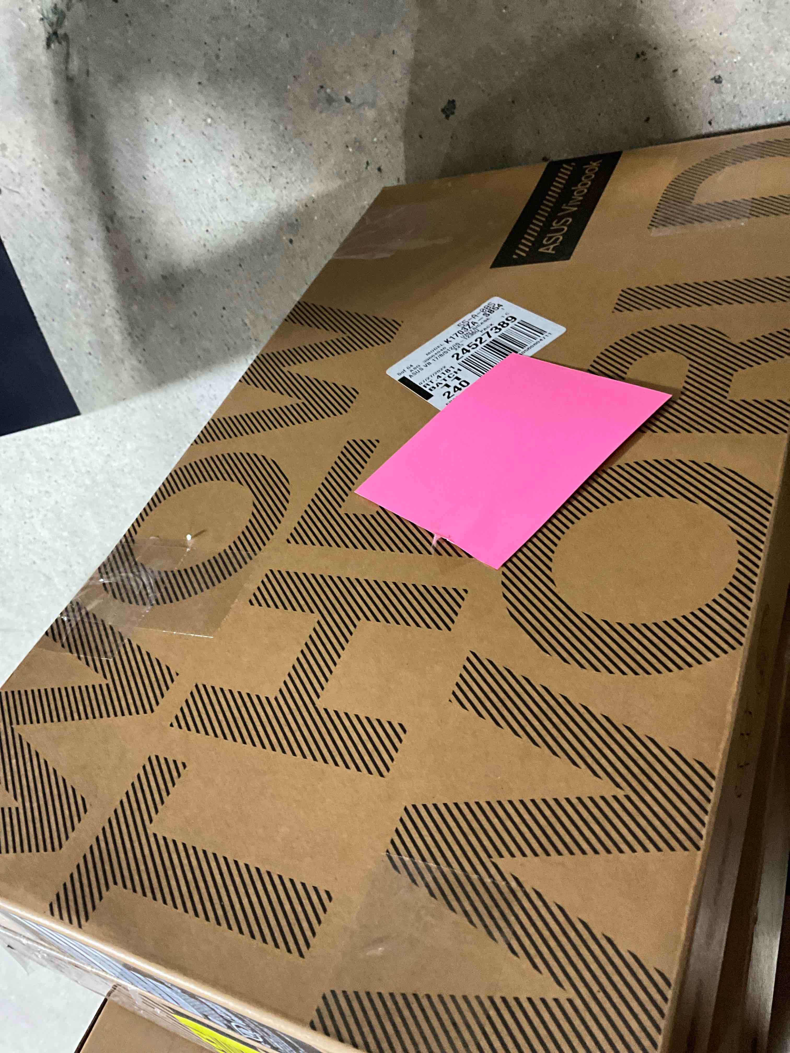 https://s3.amazonaws.com/lotting-images-prod/bidfta/YEL6180977_1721919405091.jpeg
