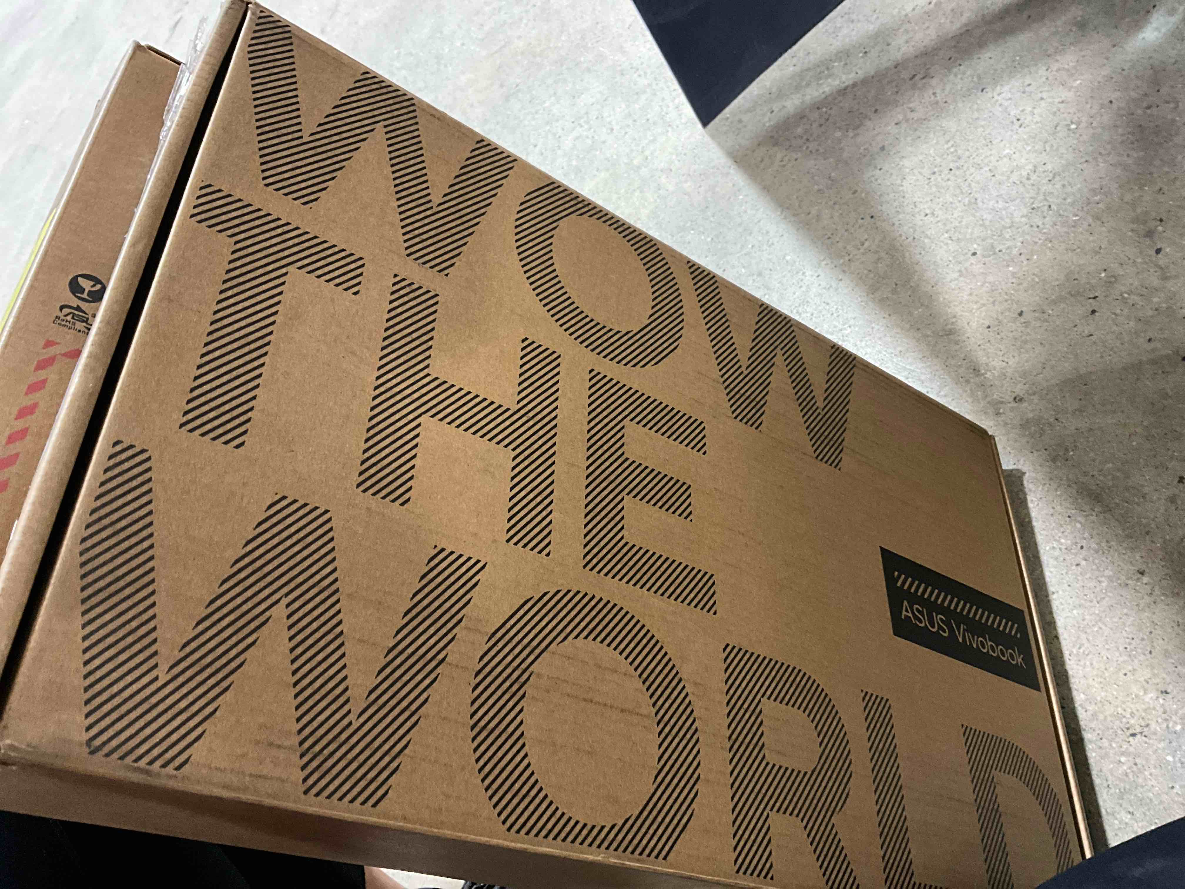 https://s3.amazonaws.com/lotting-images-prod/bidfta/YEL6180979_1721919757166.jpeg
