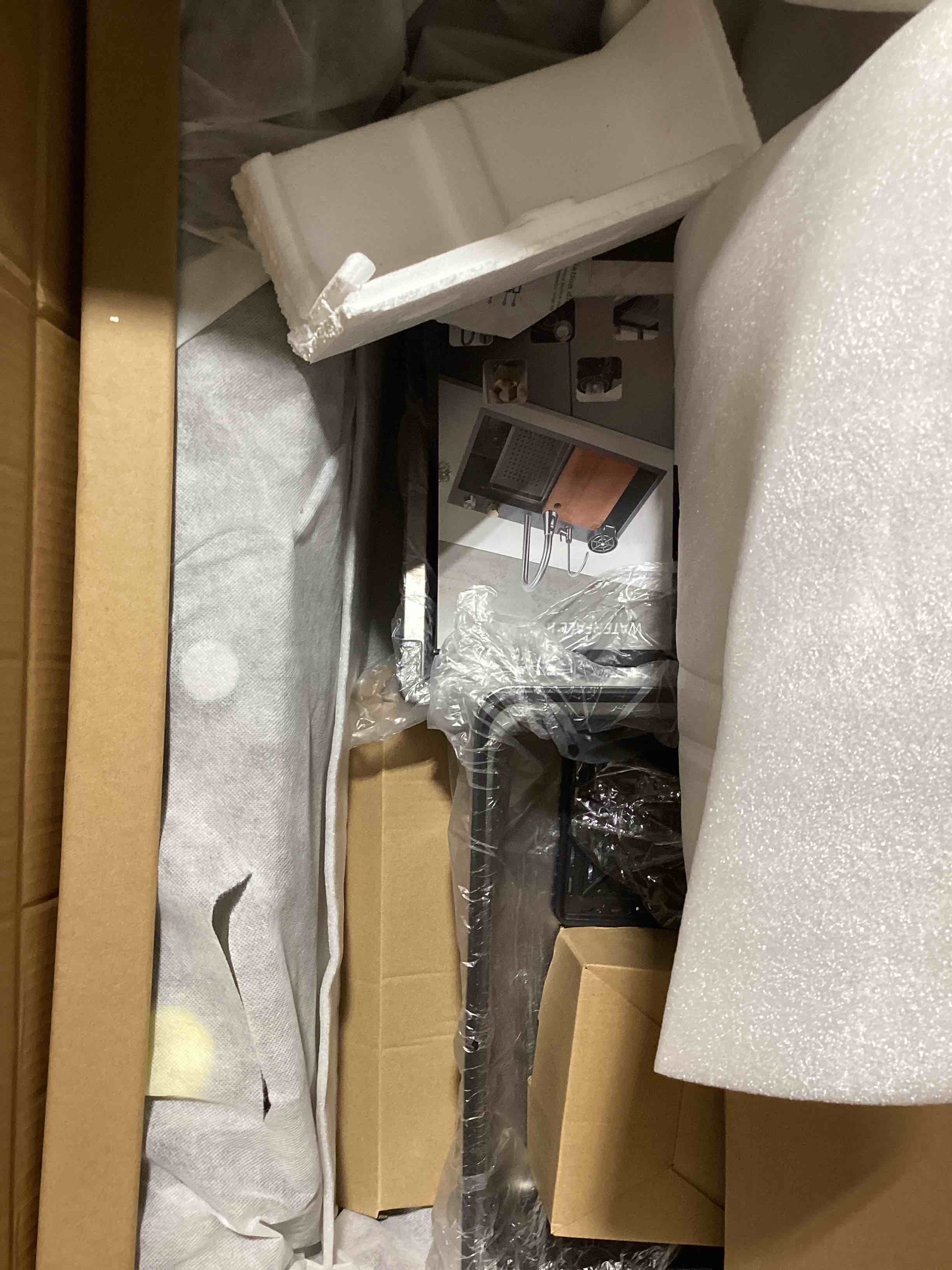 https://s3.amazonaws.com/lotting-images-prod/bidfta/YEL6181834_1727894958663.jpeg