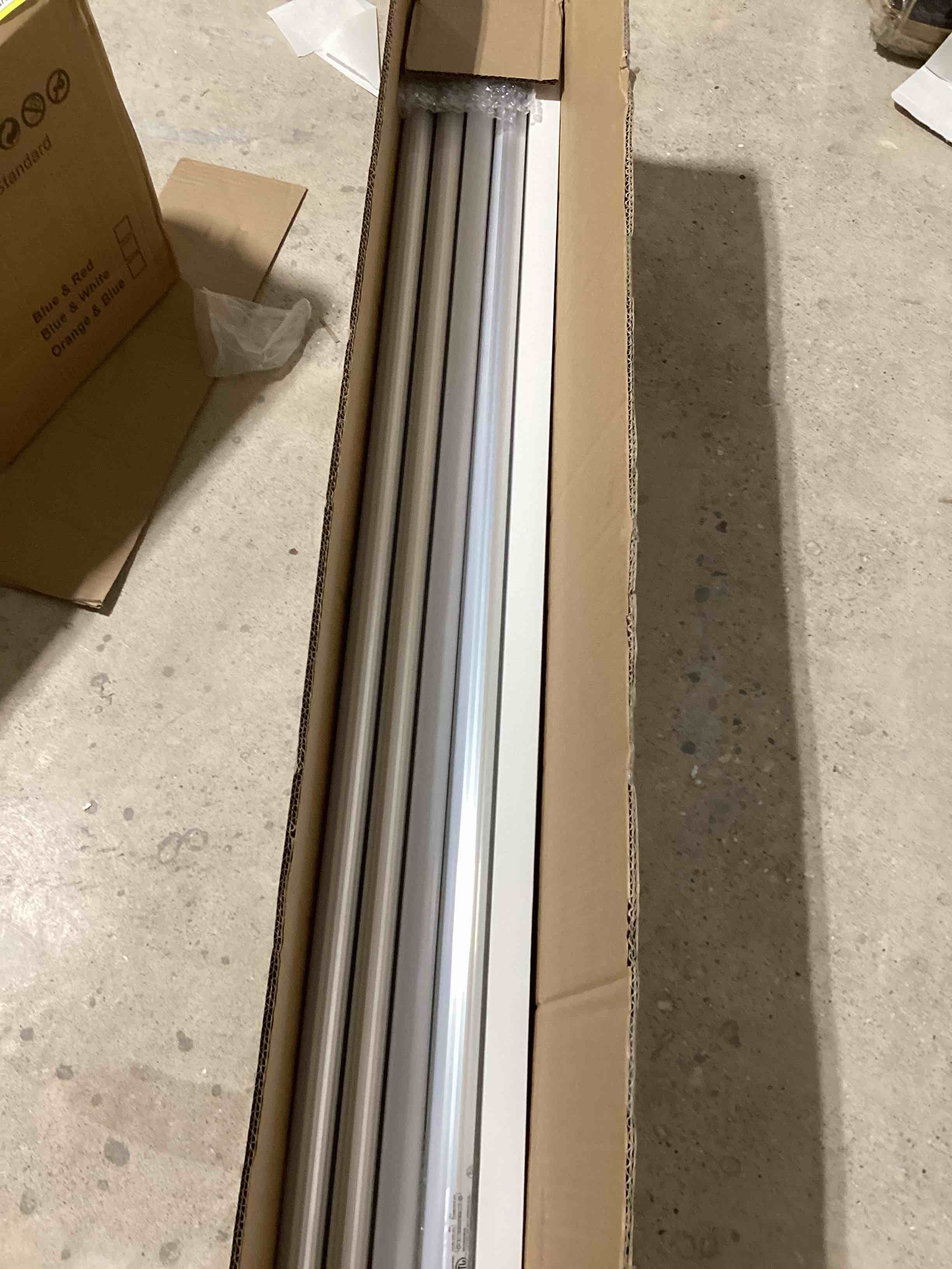 https://s3.amazonaws.com/lotting-images-prod/bidfta/YEL6181903_1727902341994.jpeg