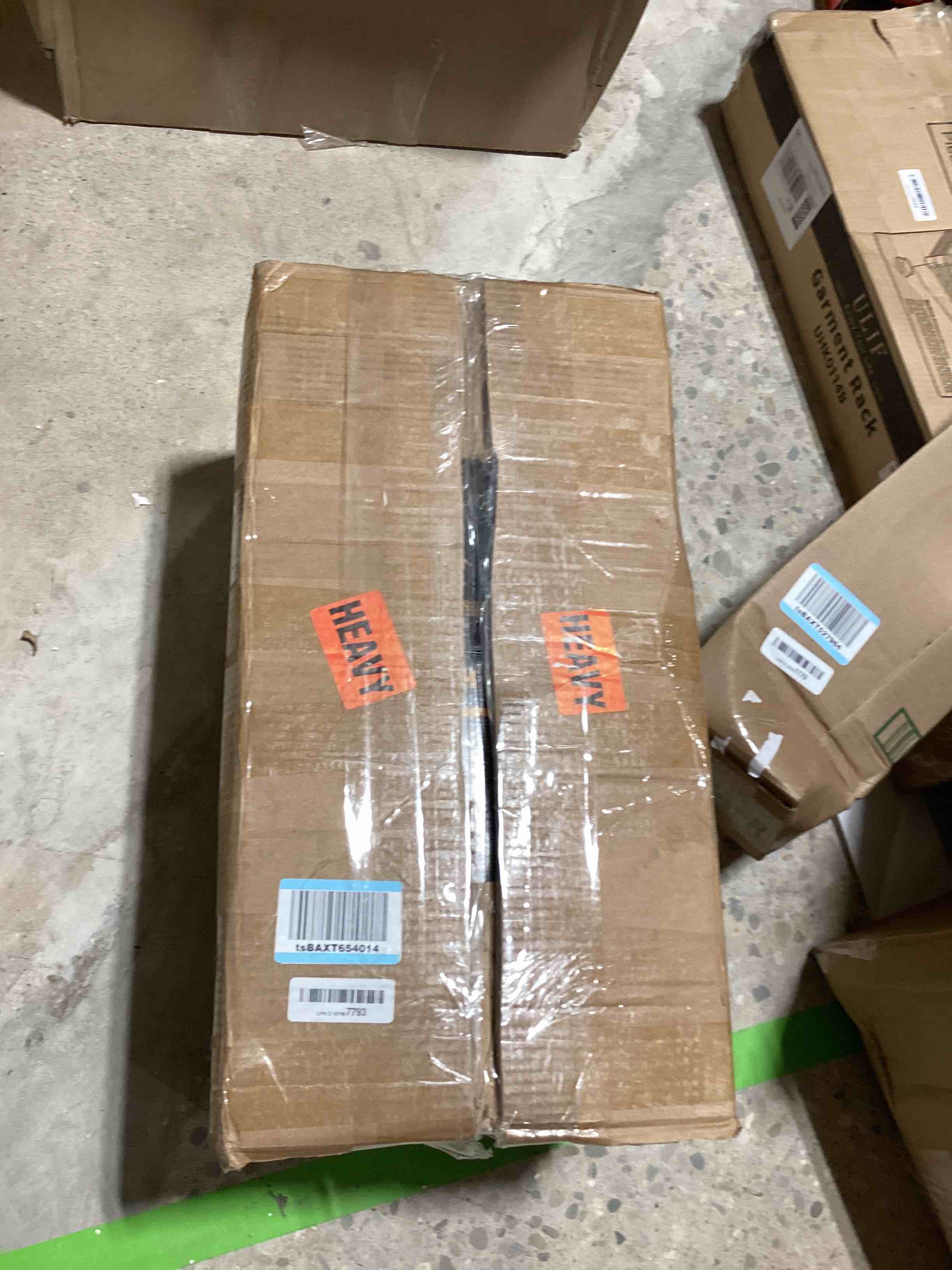 https://s3.amazonaws.com/lotting-images-prod/bidfta/YEL6181916_1727904458546.jpeg