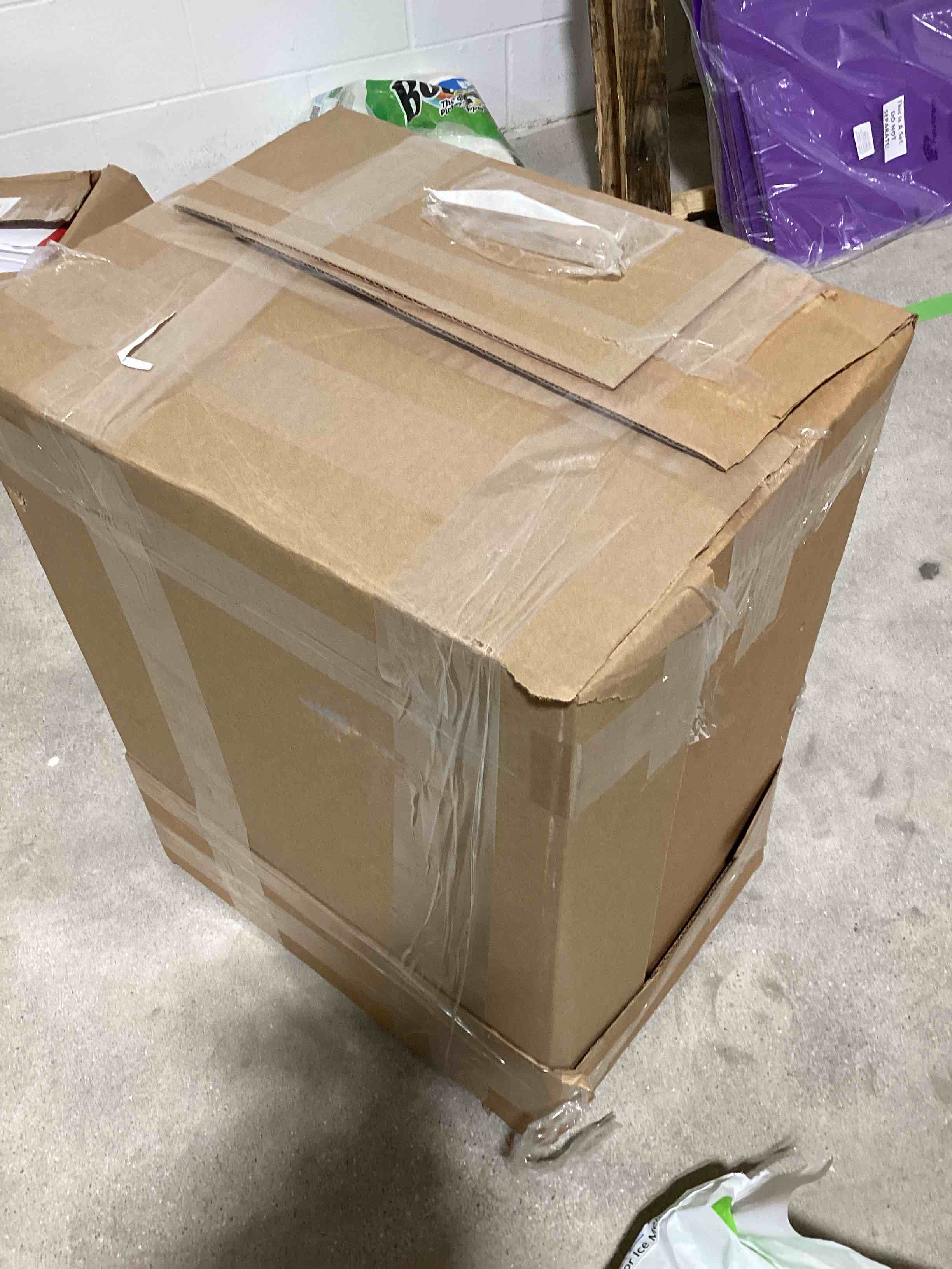 https://s3.amazonaws.com/lotting-images-prod/bidfta/YEL6182279_1729794280575.jpeg