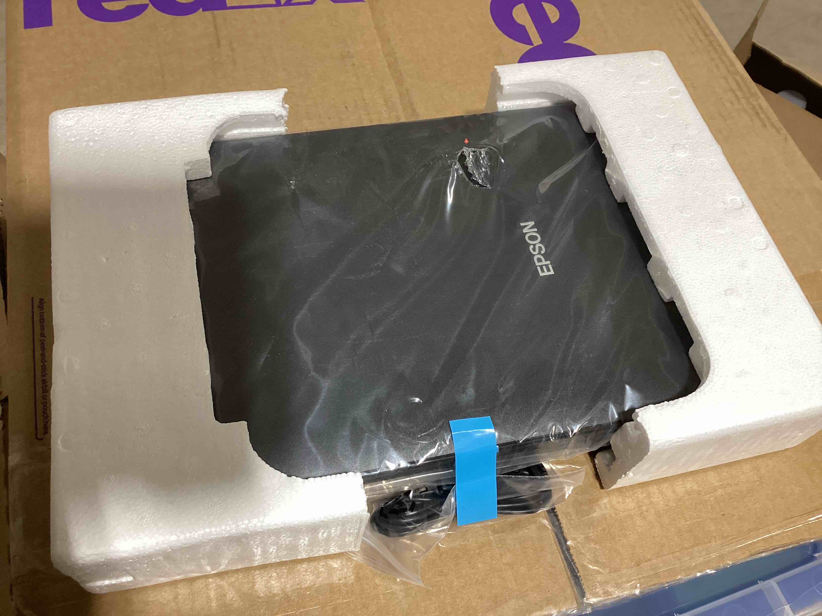 https://s3.amazonaws.com/lotting-images-prod/bidfta/YEL6182617_1730124528027.jpeg