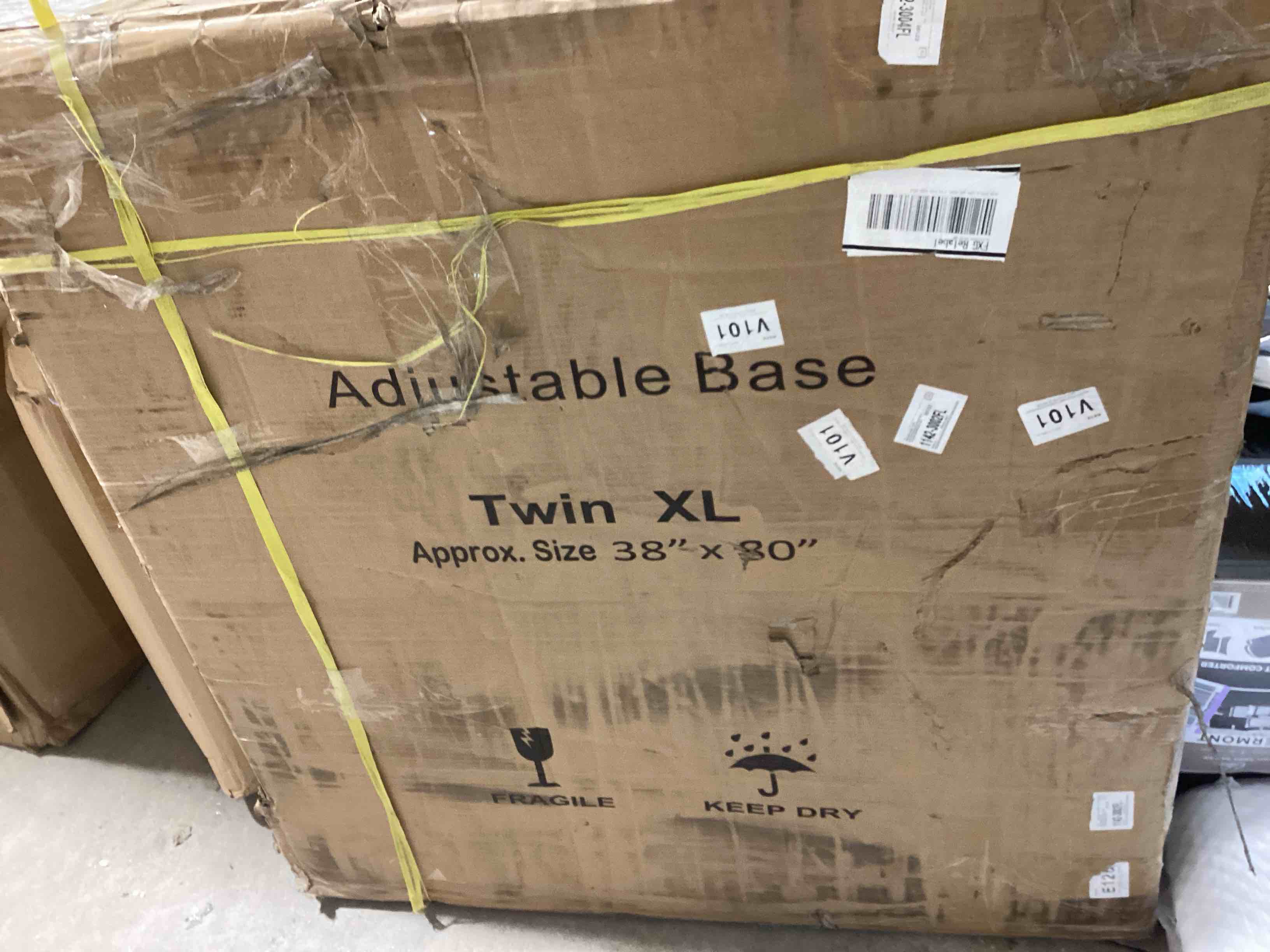 https://s3.amazonaws.com/lotting-images-prod/bidfta/YEL6183313_1730746327155.jpeg