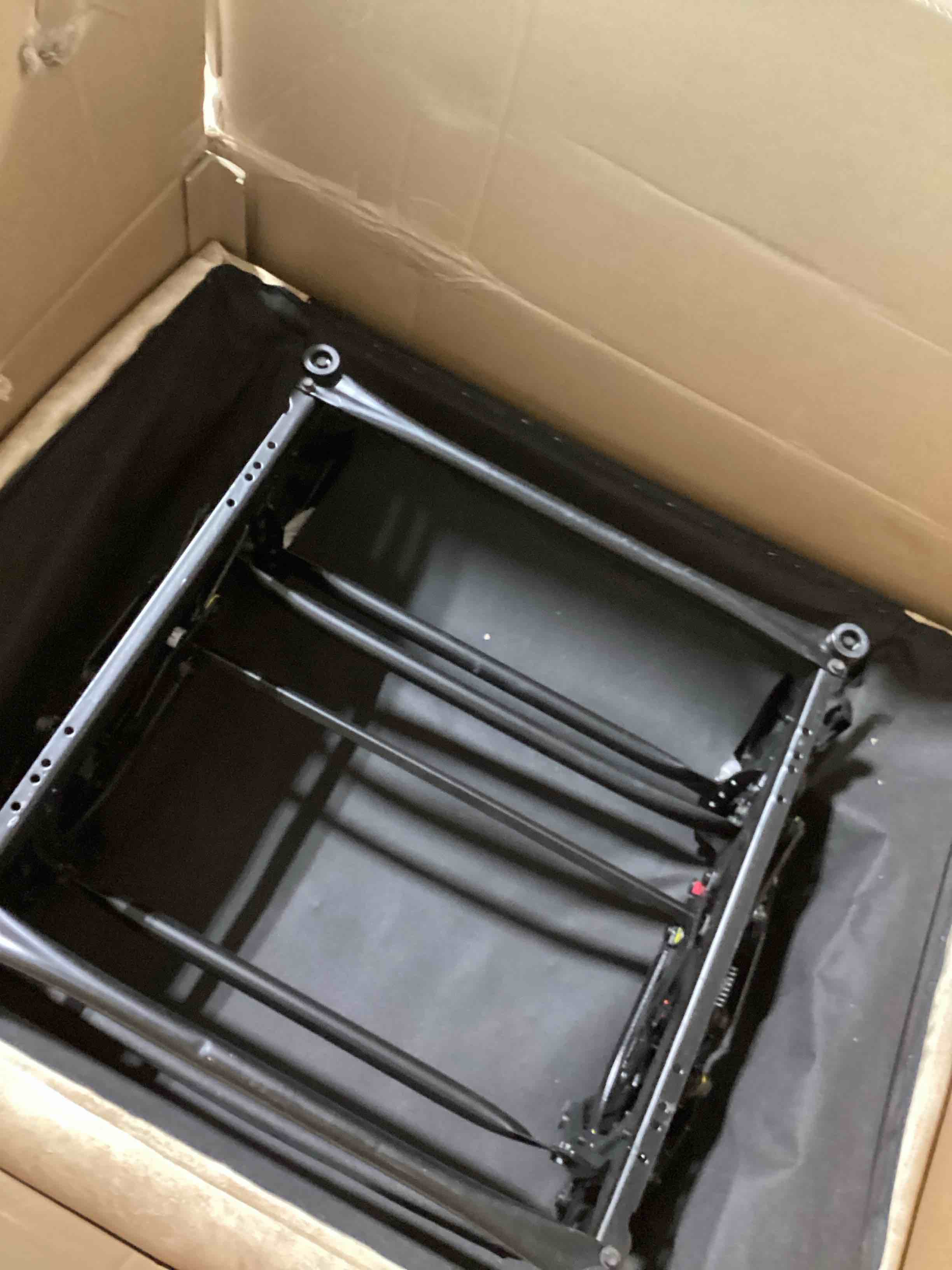 https://s3.amazonaws.com/lotting-images-prod/bidfta/YEL6183335_1730751722166.jpeg