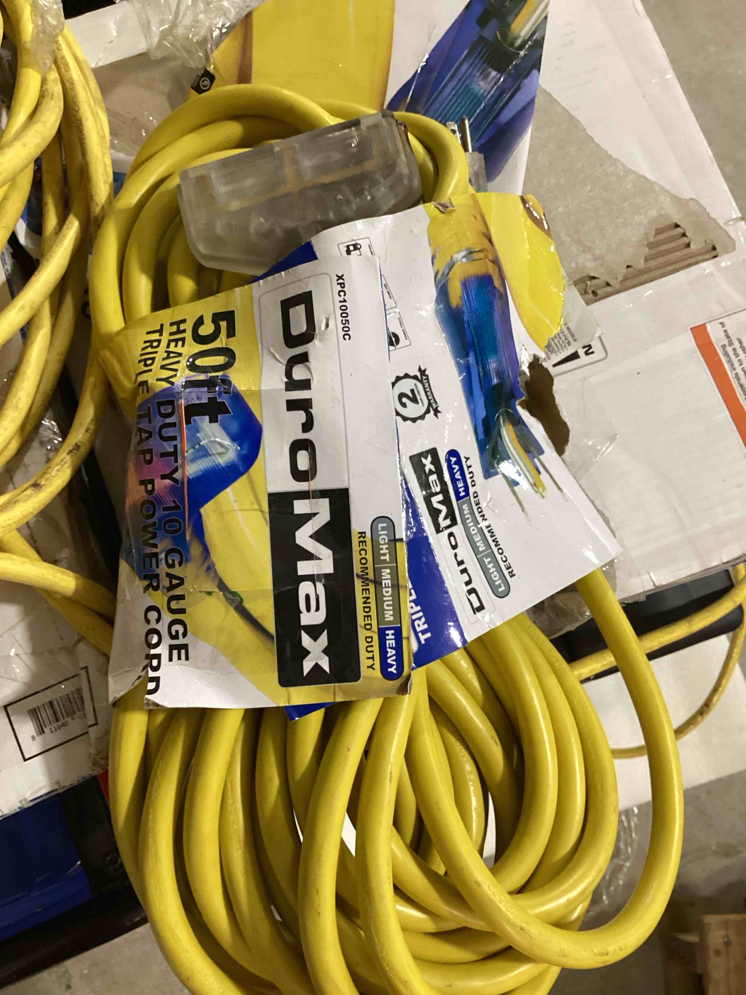 duro max 50 ft heavy duty 10 gauge triple tripod power cord