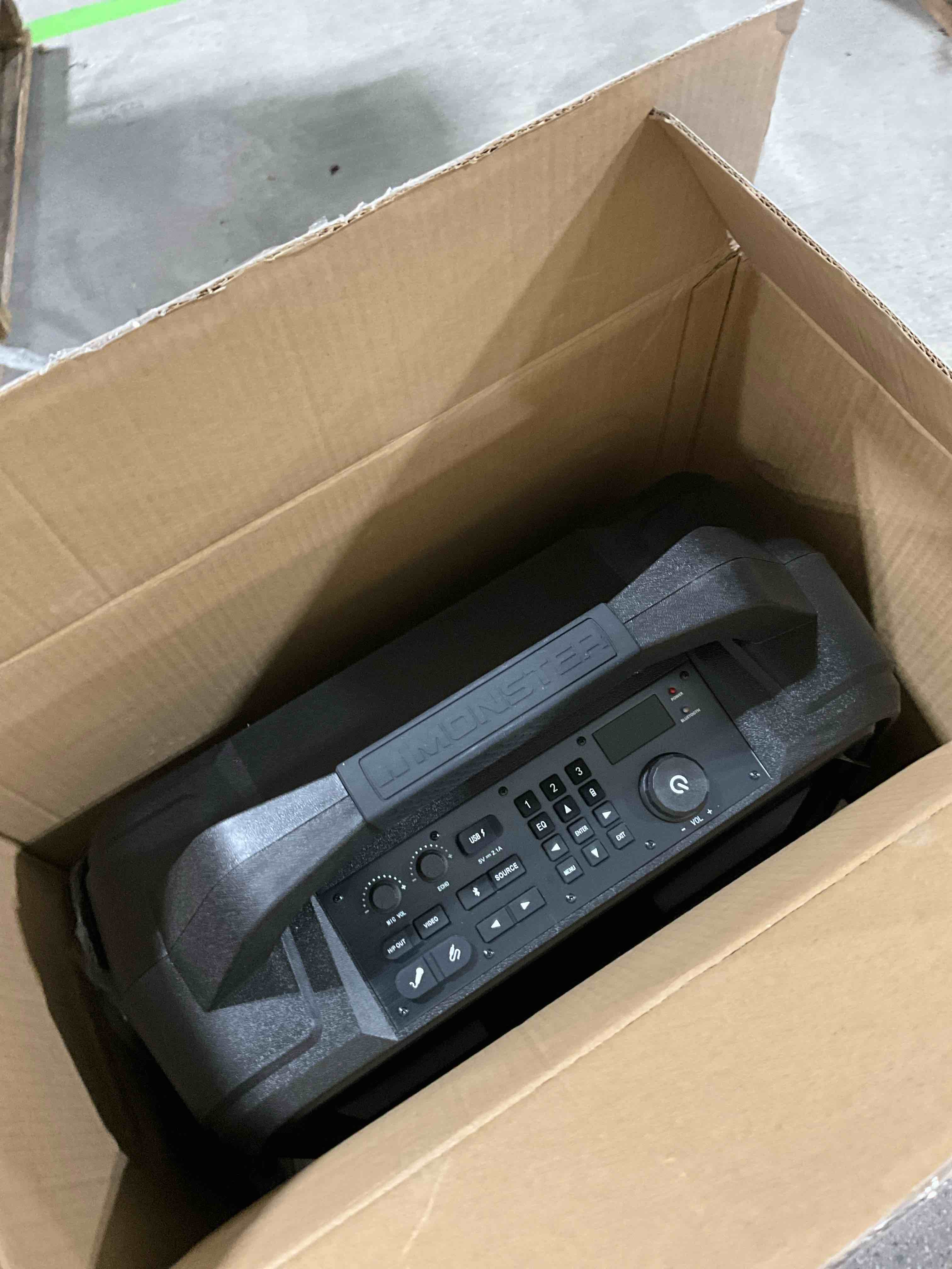 https://s3.amazonaws.com/lotting-images-prod/bidfta/YEL6184235_1729782297849.jpeg