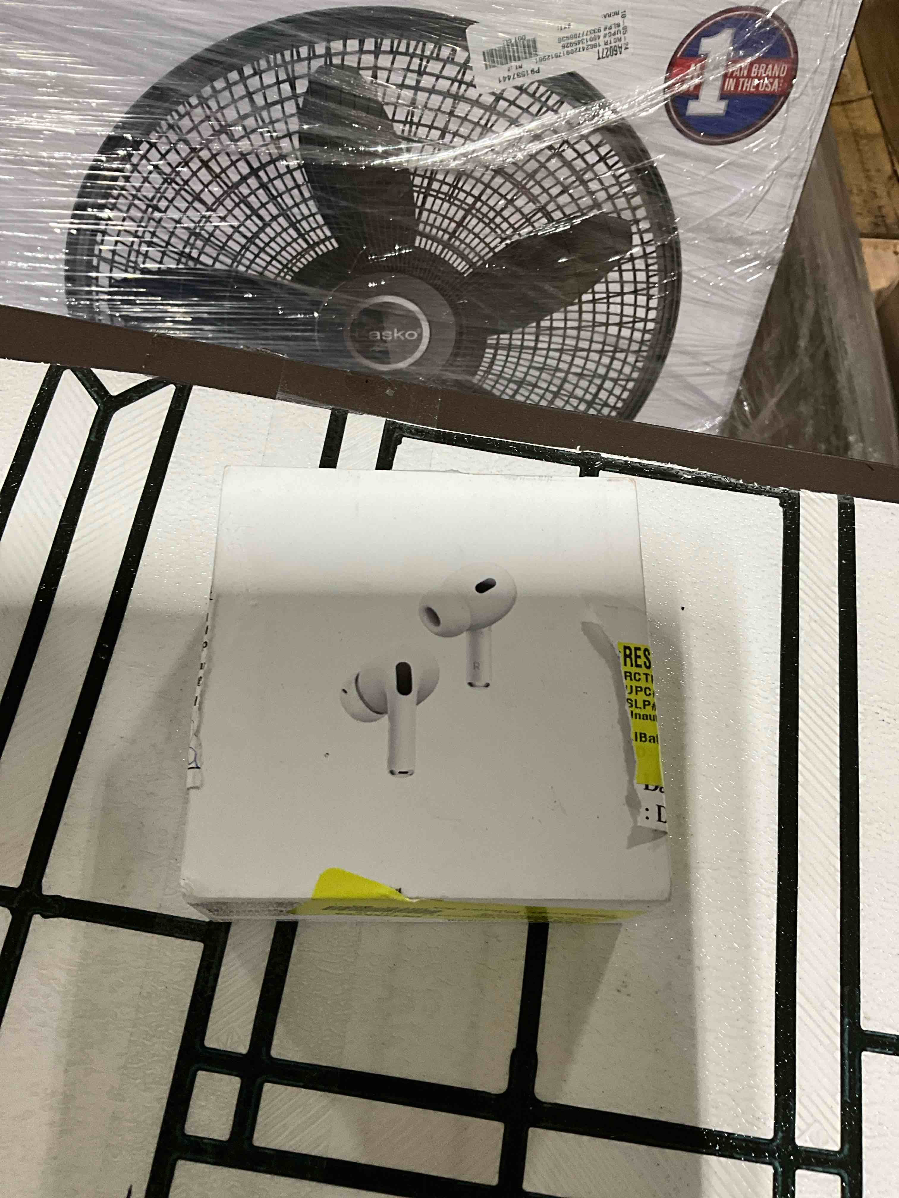 https://s3.amazonaws.com/lotting-images-prod/bidfta/YEL6184442_1729879753819.jpeg
