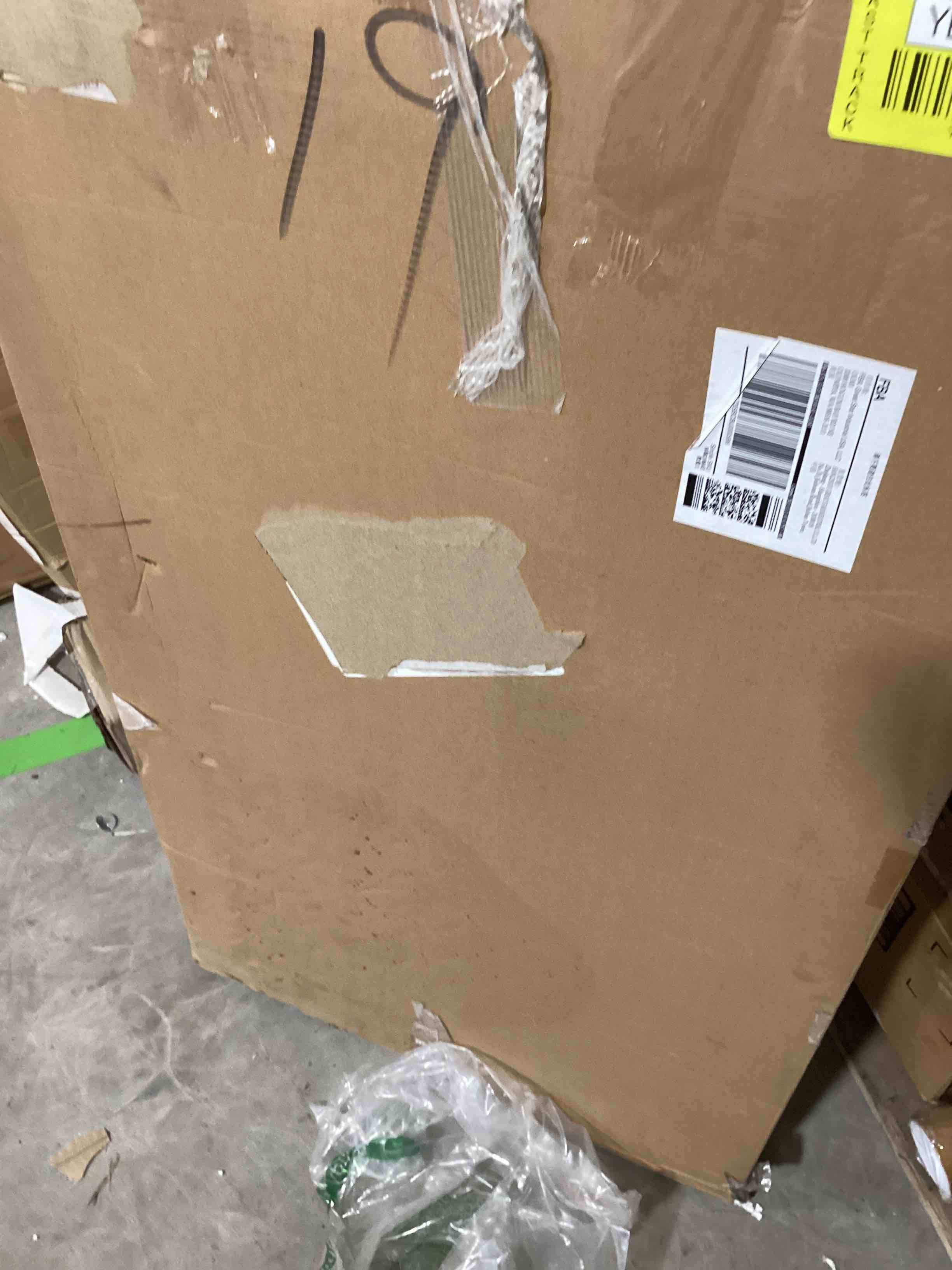 https://s3.amazonaws.com/lotting-images-prod/bidfta/YEL6185536_1728595505610.jpeg