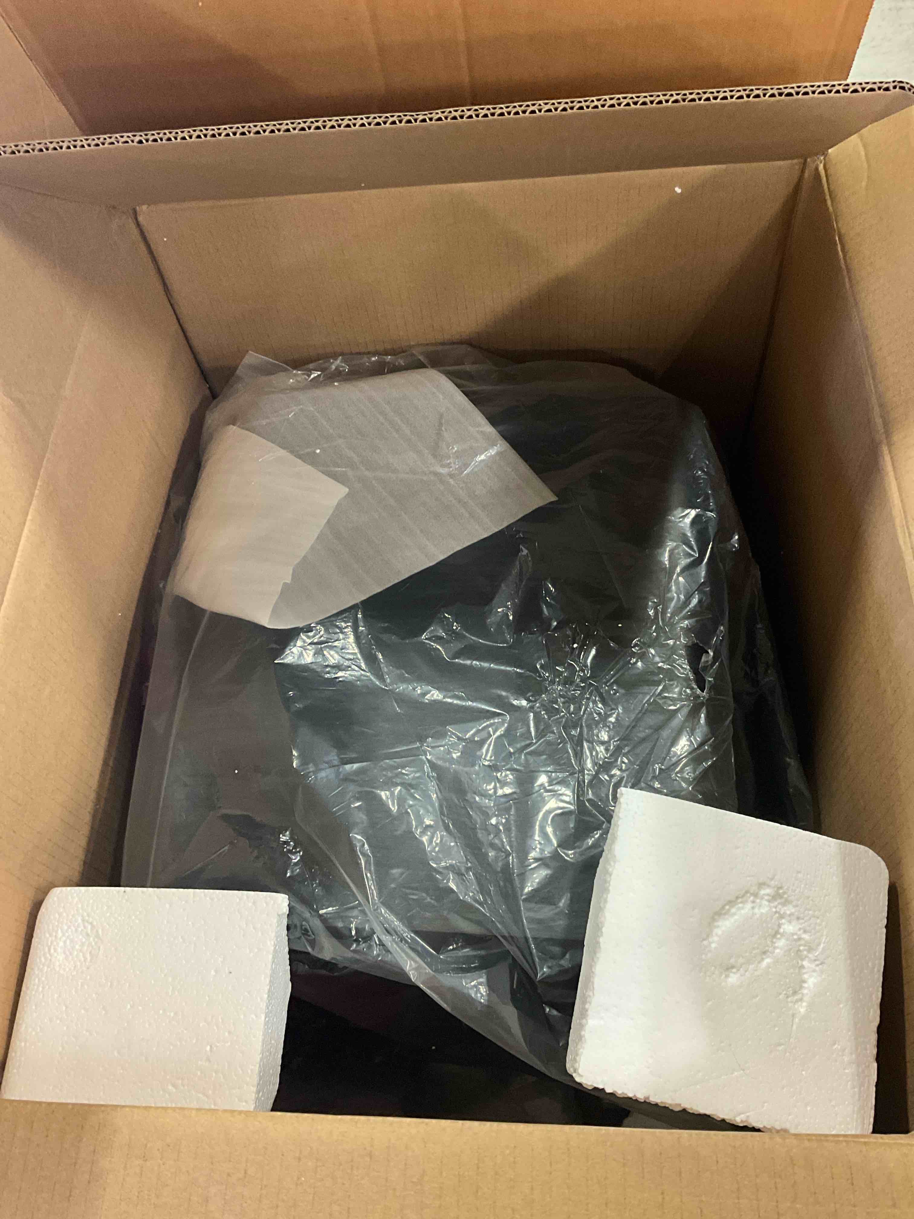 https://s3.amazonaws.com/lotting-images-prod/bidfta/YEL6189424_1717699407798.jpeg