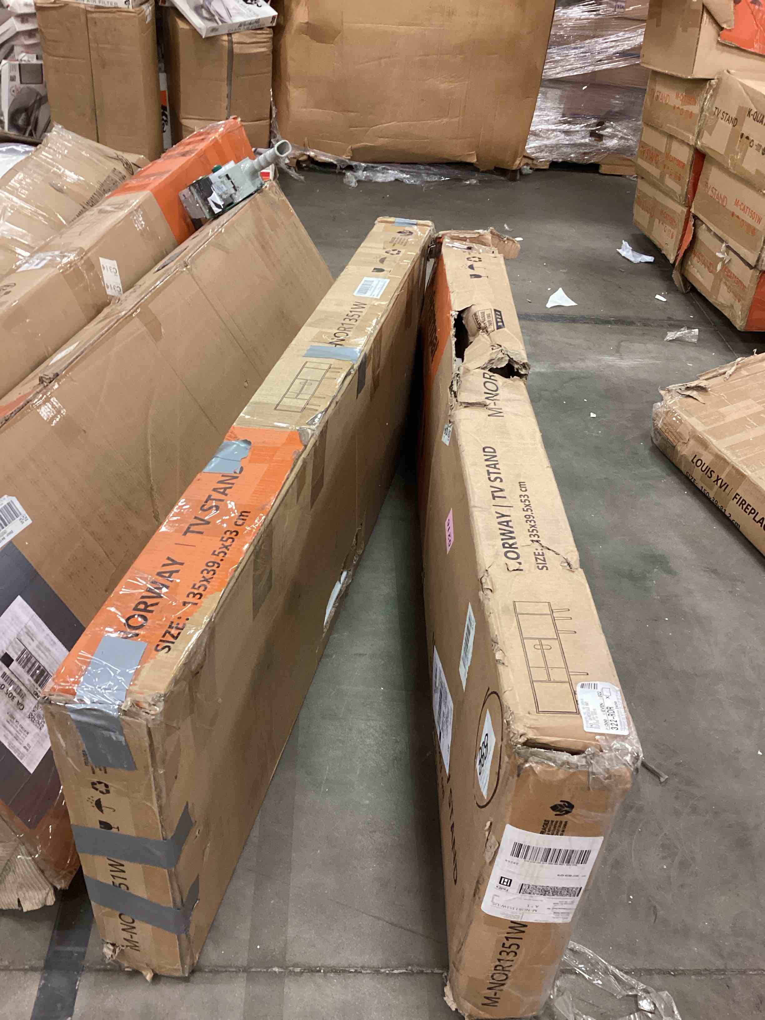 https://s3.amazonaws.com/lotting-images-prod/bidfta/YEL6199359_1718110762427.jpeg