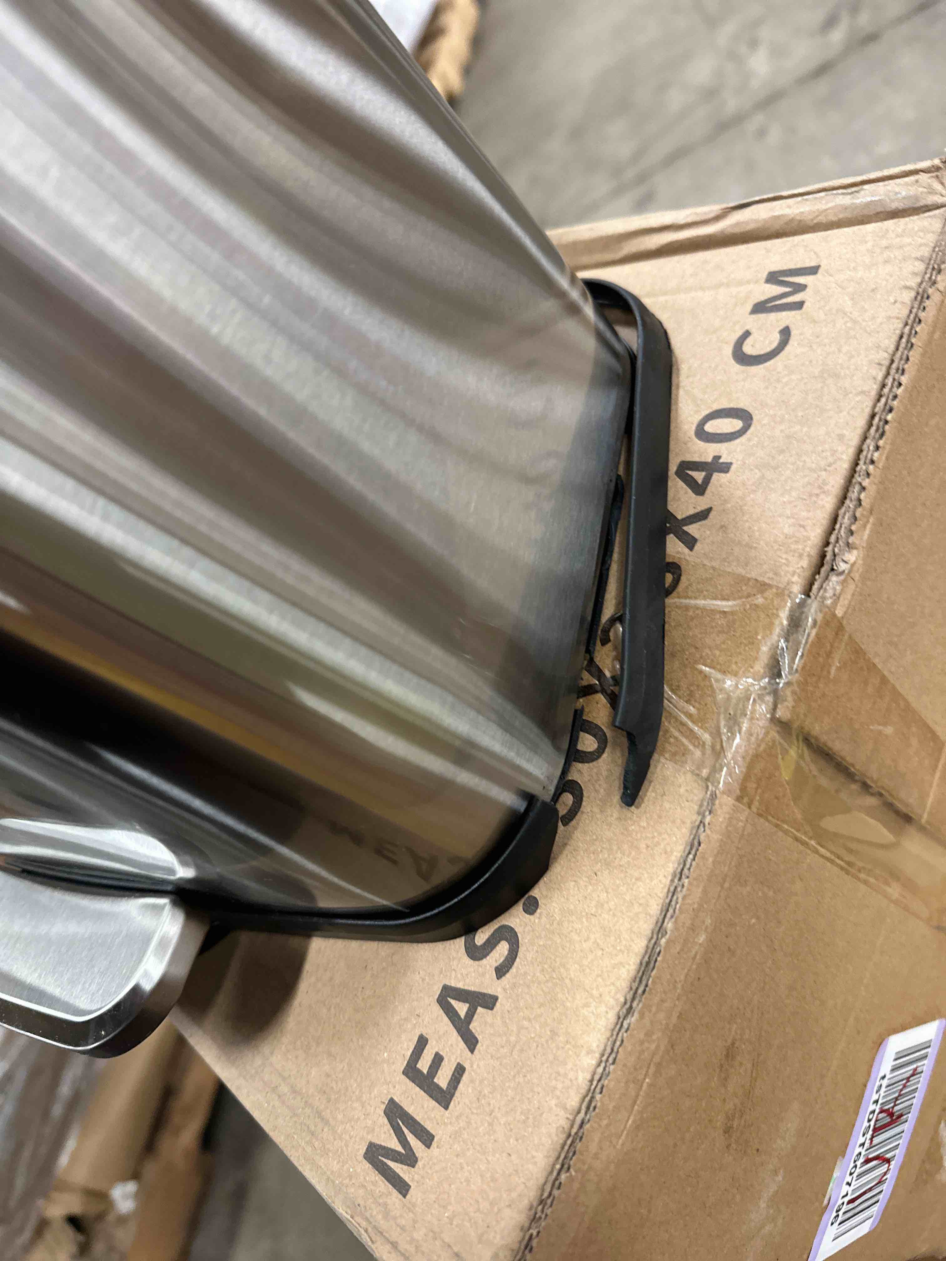 https://s3.amazonaws.com/lotting-images-prod/bidfta/YEL6199387_1718126214284.jpeg