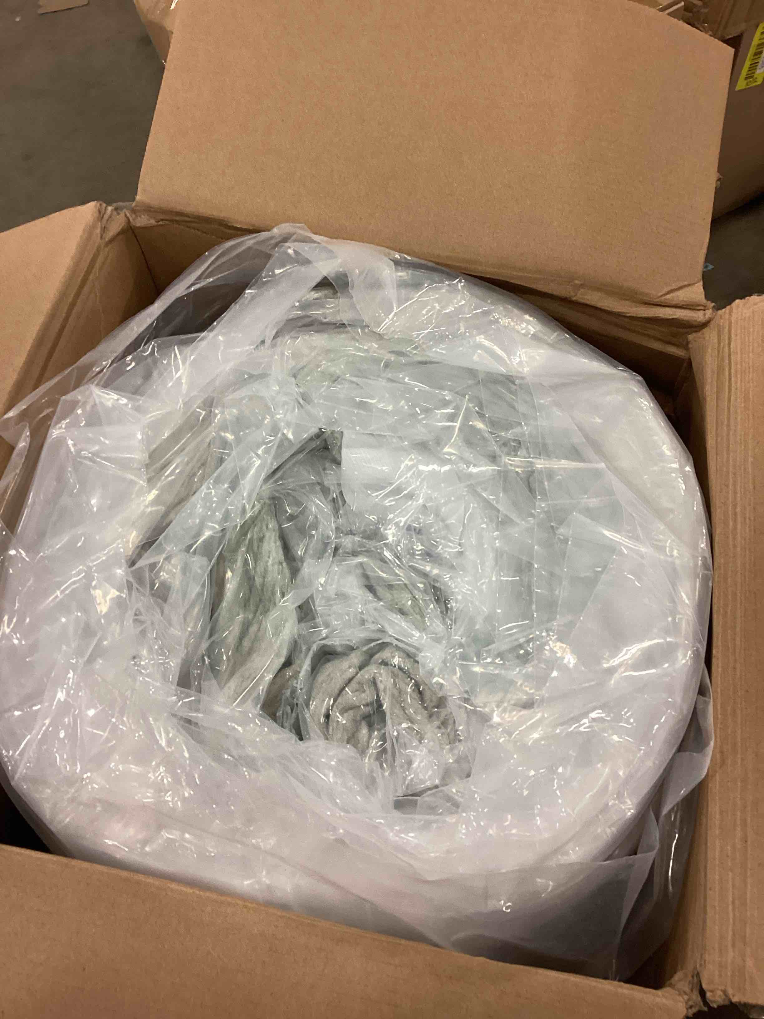 https://s3.amazonaws.com/lotting-images-prod/bidfta/YEL6199401_1718129222274.jpeg