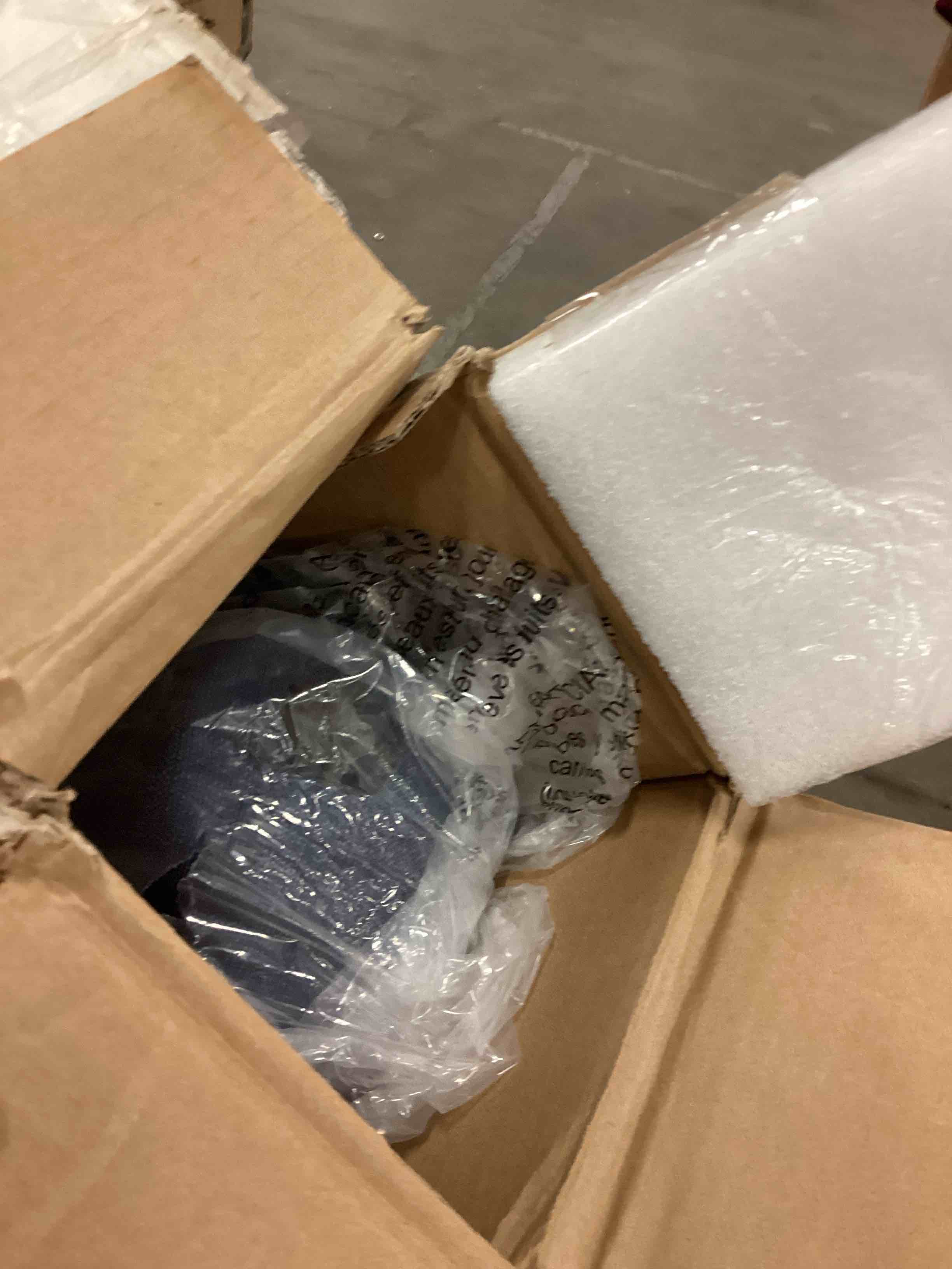 https://s3.amazonaws.com/lotting-images-prod/bidfta/YEL6199407_1718130519093.jpeg