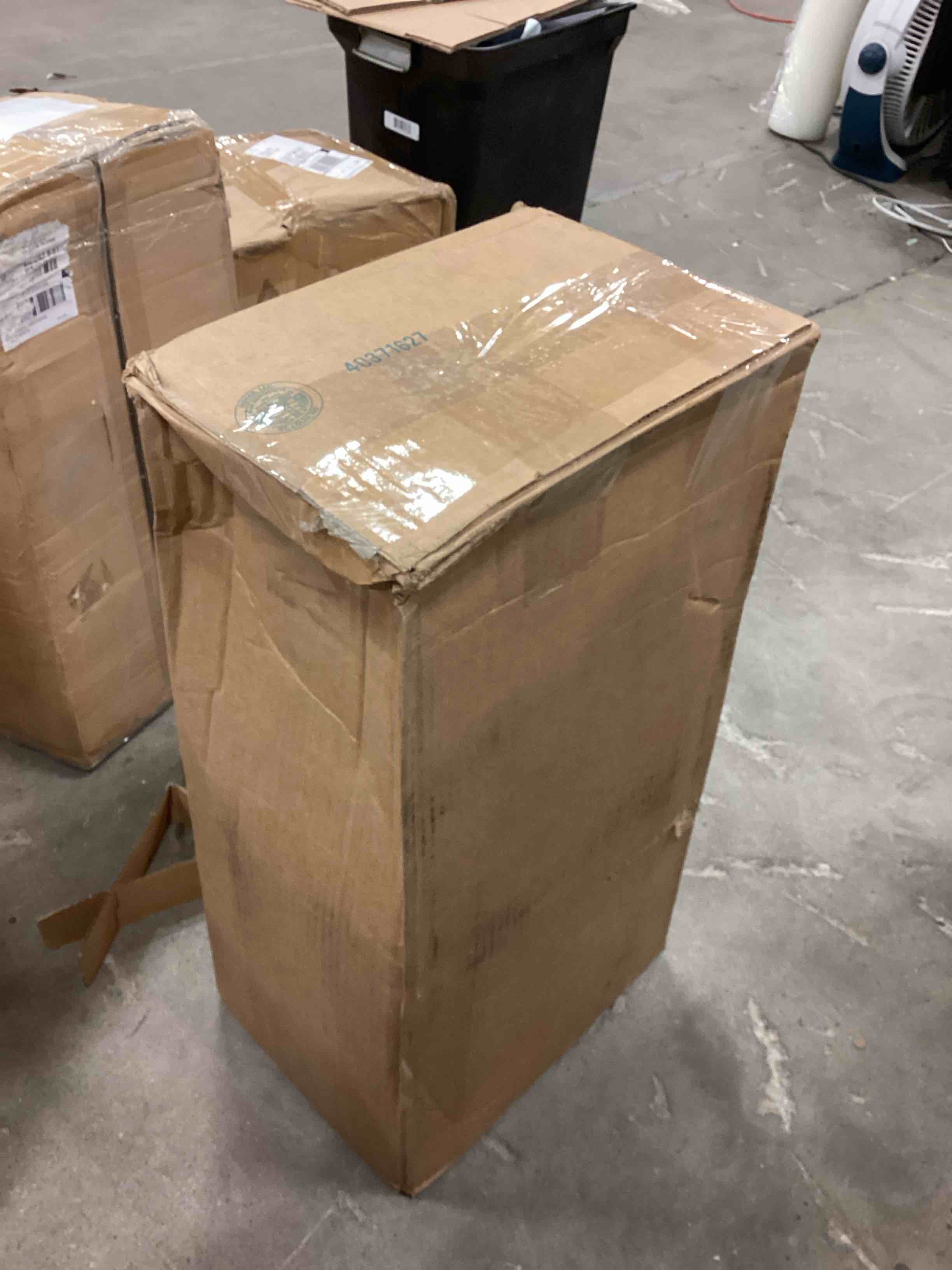 https://s3.amazonaws.com/lotting-images-prod/bidfta/YEL6199443_1718137402347.jpeg
