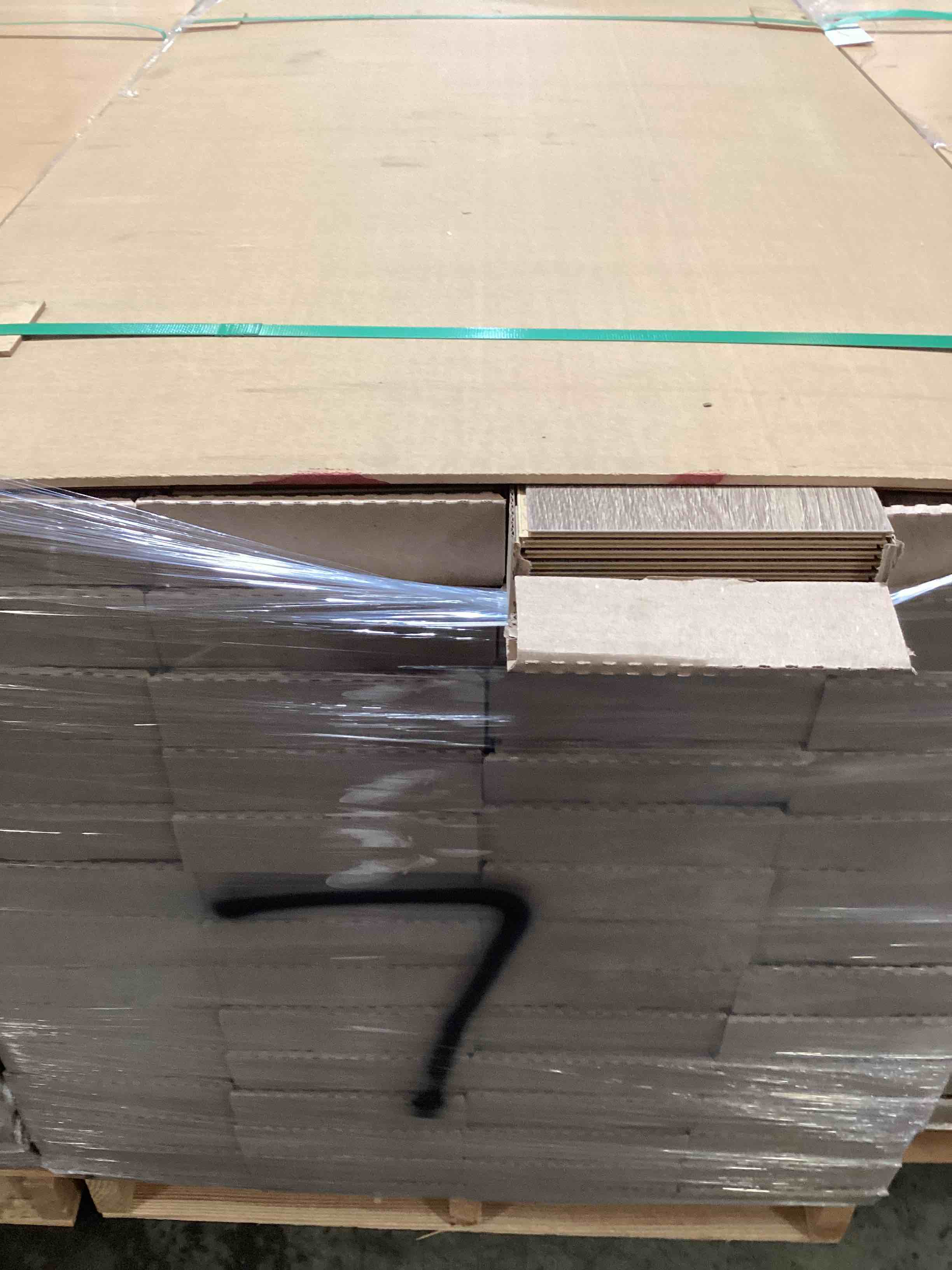 https://s3.amazonaws.com/lotting-images-prod/bidfta/YEL6202809_1720725896901.jpeg