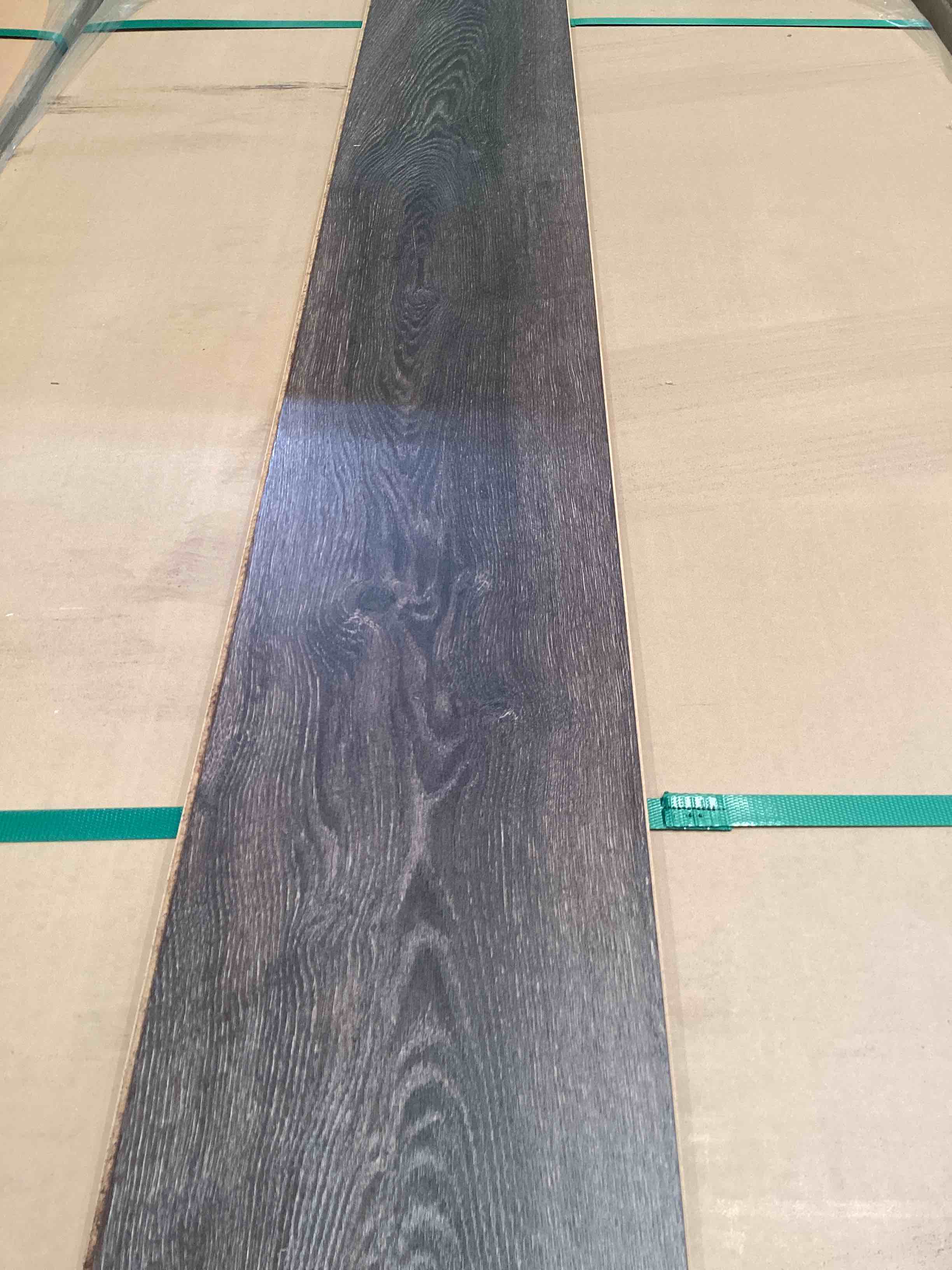 Laminate Wood Flooring (22.66 sq ft/ Box) 56 Boxes = 1268.98 Sq Ft 