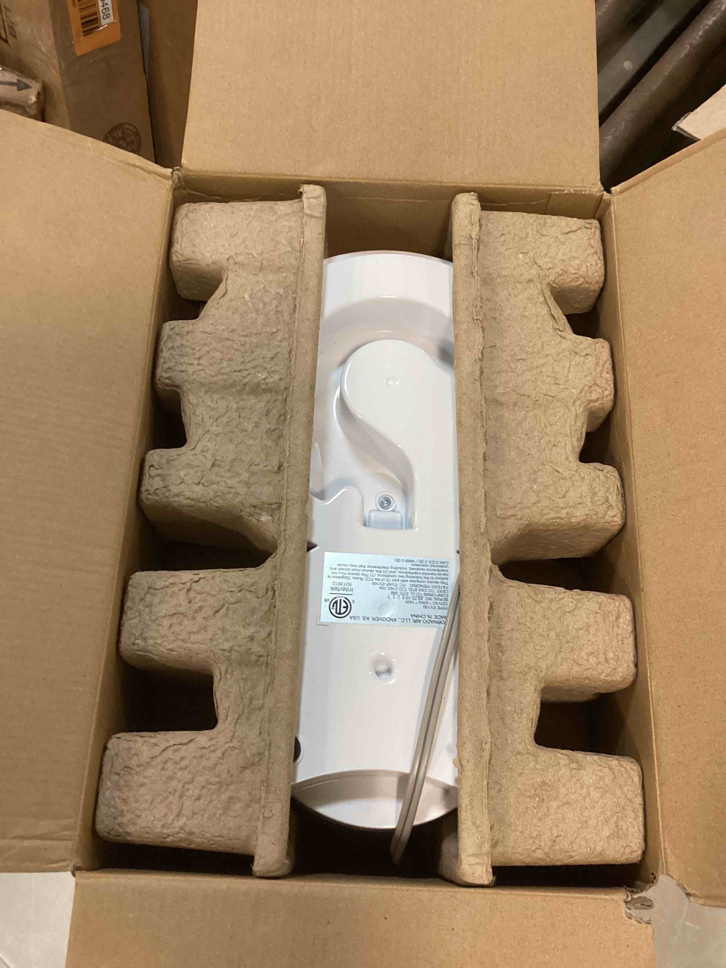 https://s3.amazonaws.com/lotting-images-prod/bidfta/YEL6212061_1713378624409.jpeg