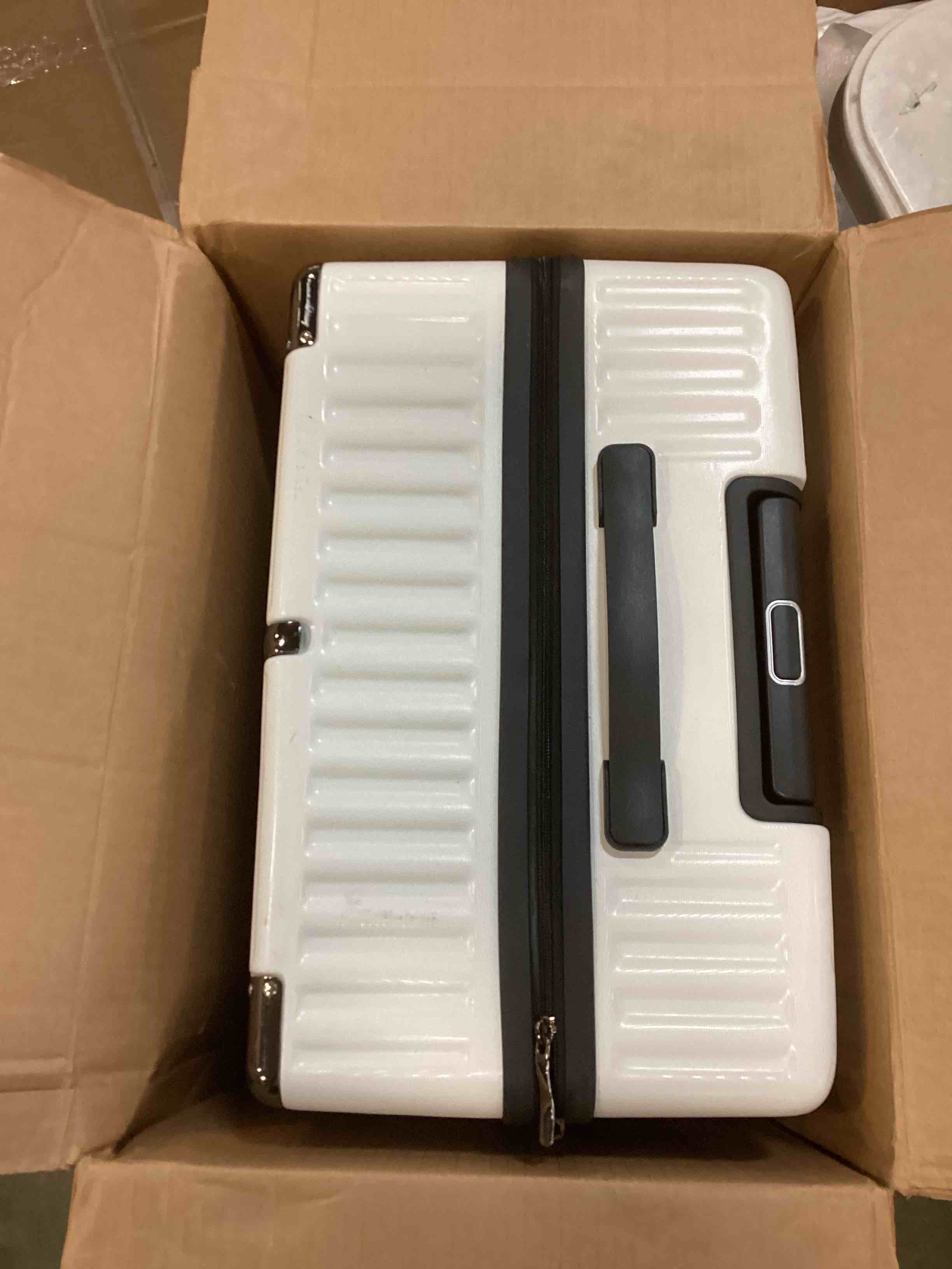 https://s3.amazonaws.com/lotting-images-prod/bidfta/YEL6212078_1713381786027.jpeg