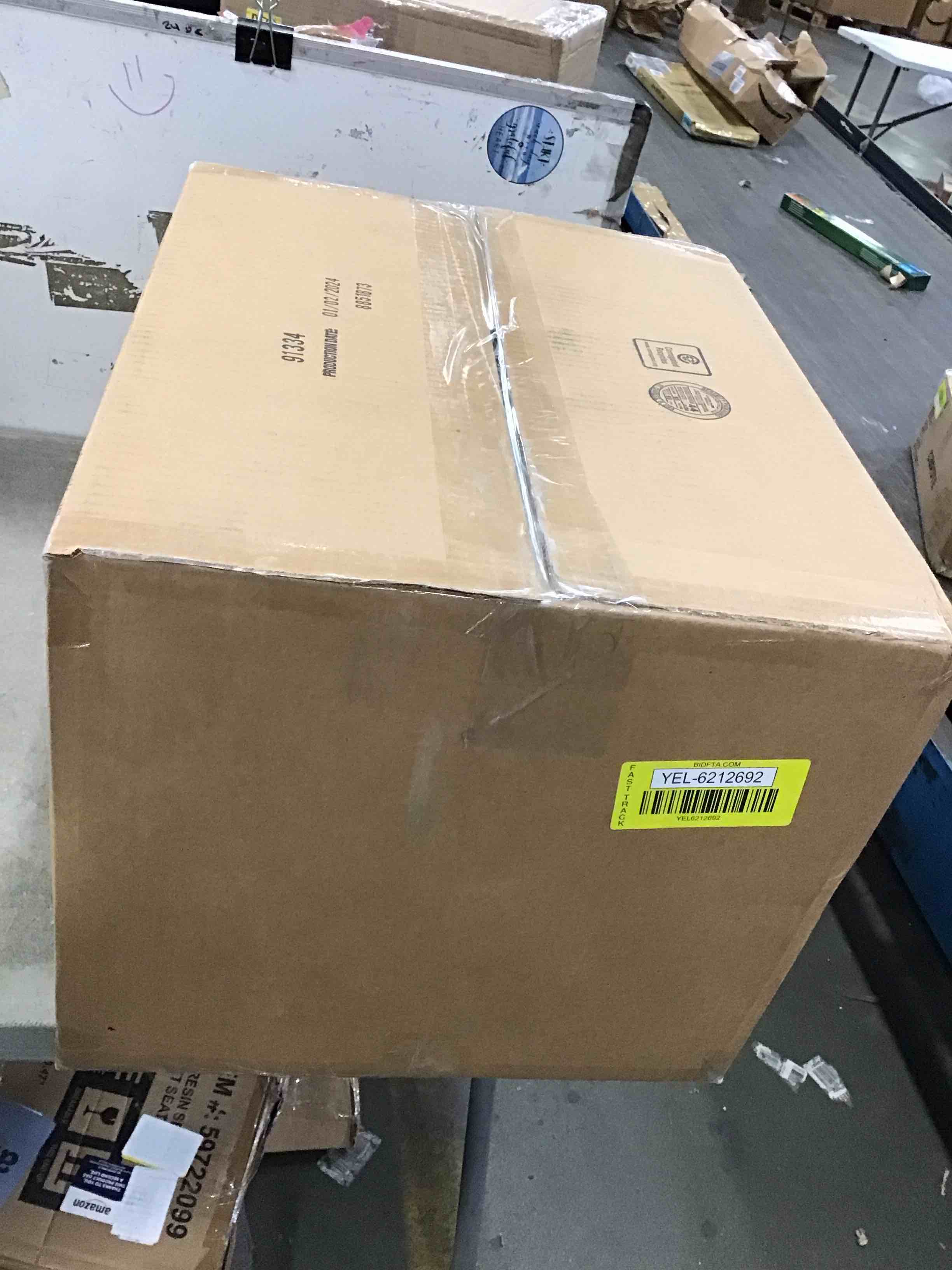 https://s3.amazonaws.com/lotting-images-prod/bidfta/YEL6212692_1713793525666.jpeg