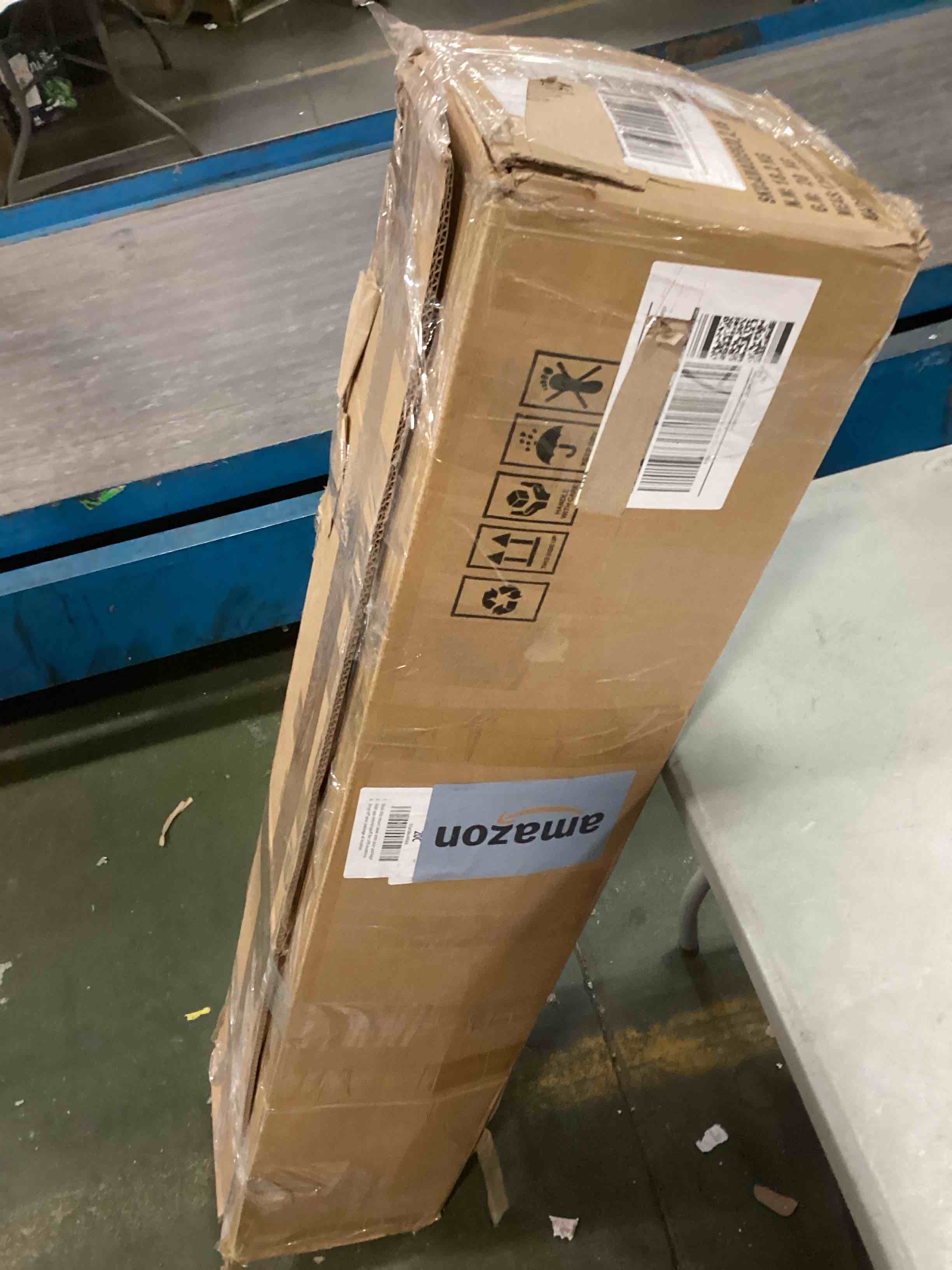 https://s3.amazonaws.com/lotting-images-prod/bidfta/YEL6215161_1713877100859.jpeg