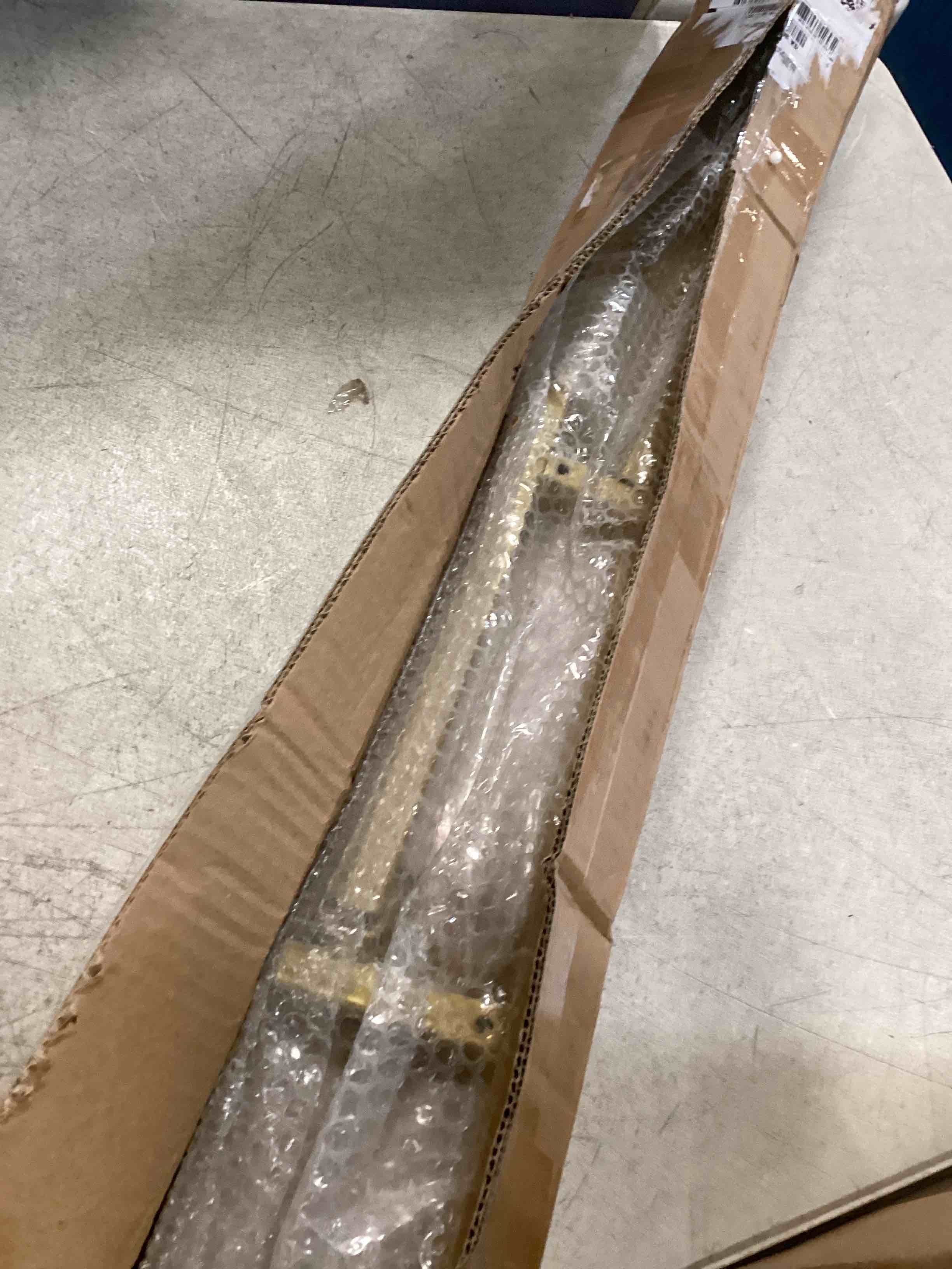 https://s3.amazonaws.com/lotting-images-prod/bidfta/YEL6215561_1713976066407.jpeg