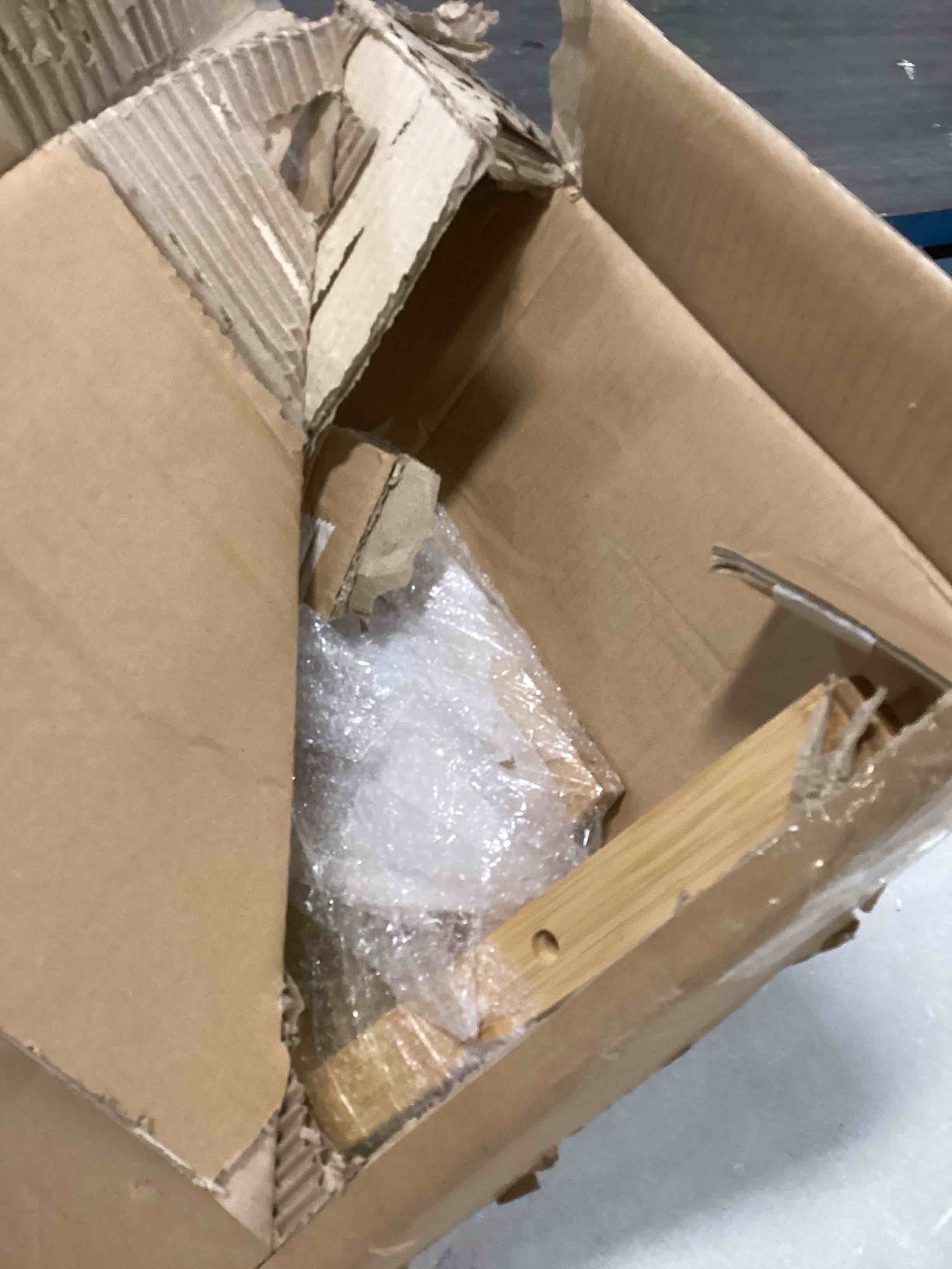 https://s3.amazonaws.com/lotting-images-prod/bidfta/YEL6215657_1714044183486.jpeg