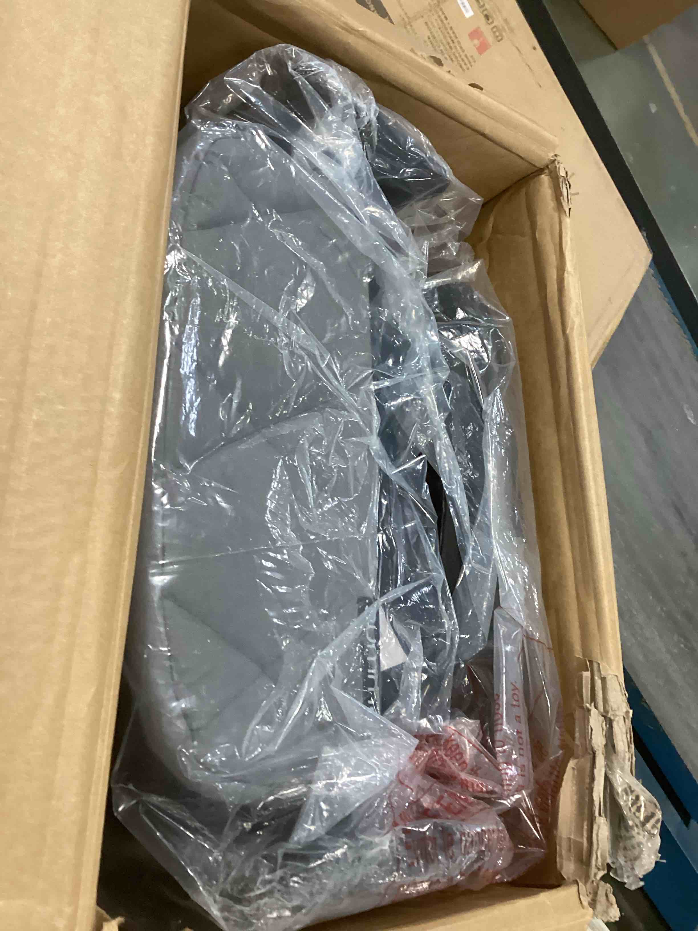https://s3.amazonaws.com/lotting-images-prod/bidfta/YEL6215729_1714050189943.jpeg