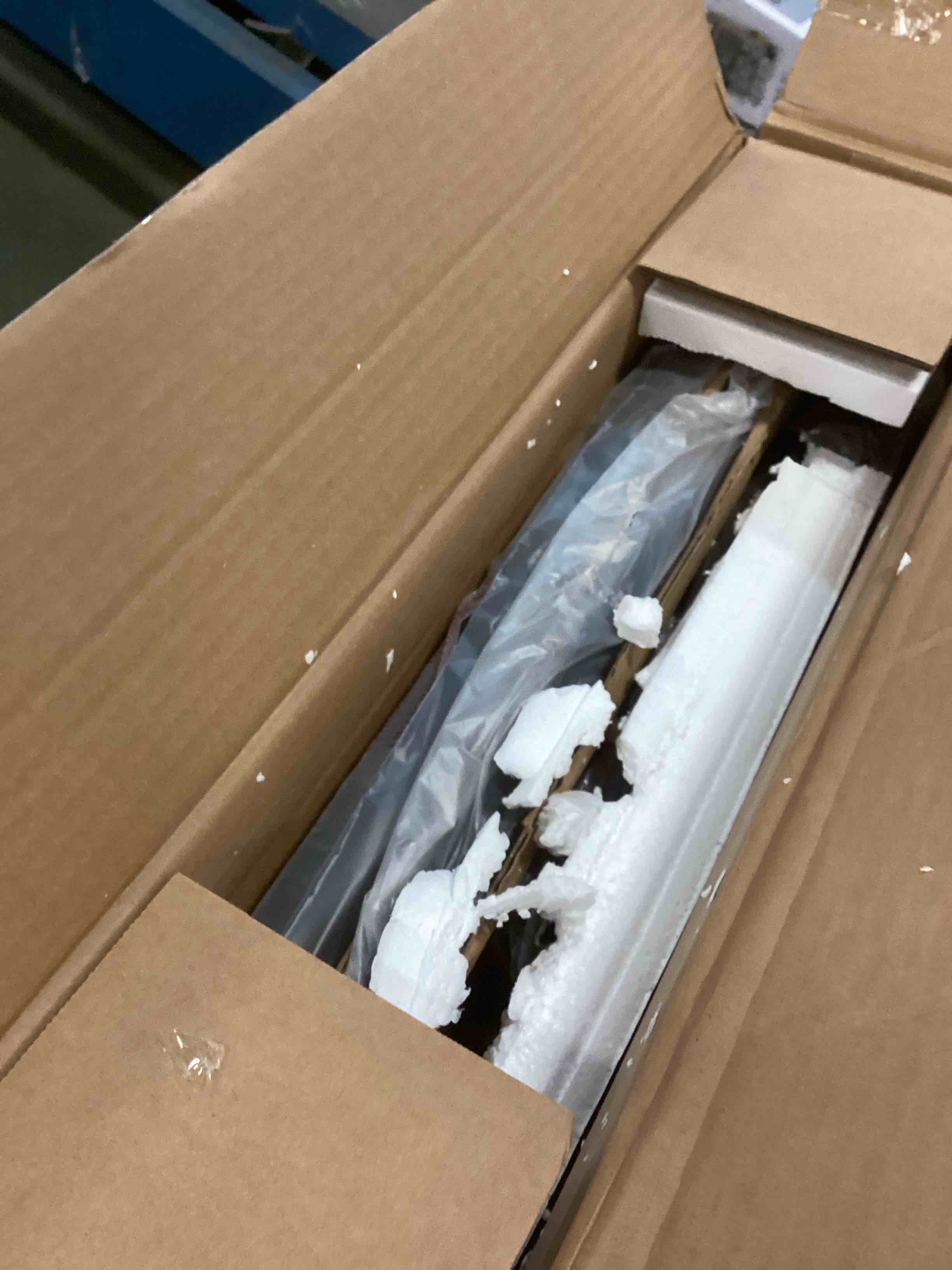 https://s3.amazonaws.com/lotting-images-prod/bidfta/YEL6215979_1714137790498.jpeg