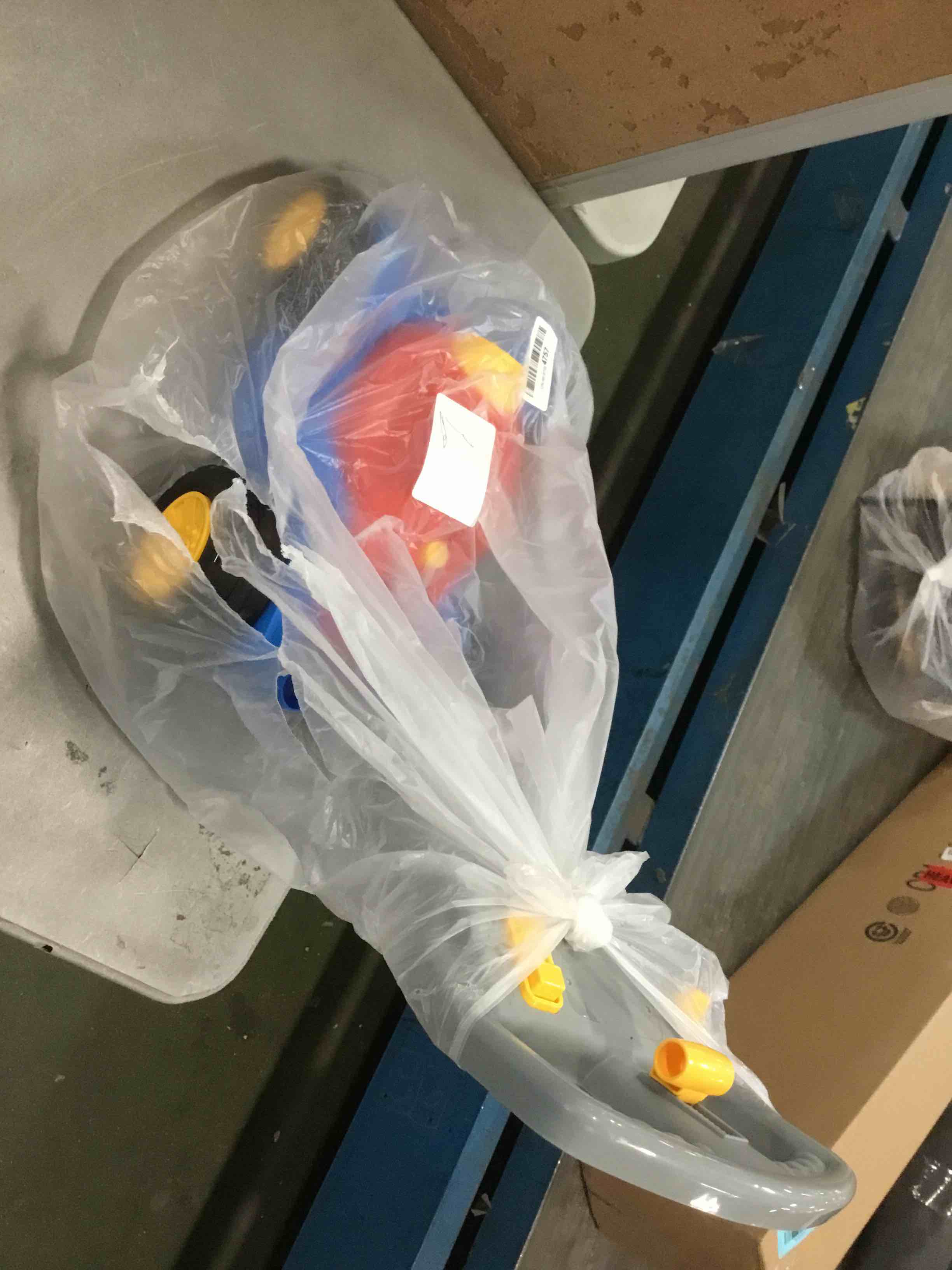 https://s3.amazonaws.com/lotting-images-prod/bidfta/YEL6216297_1714225580556.jpeg