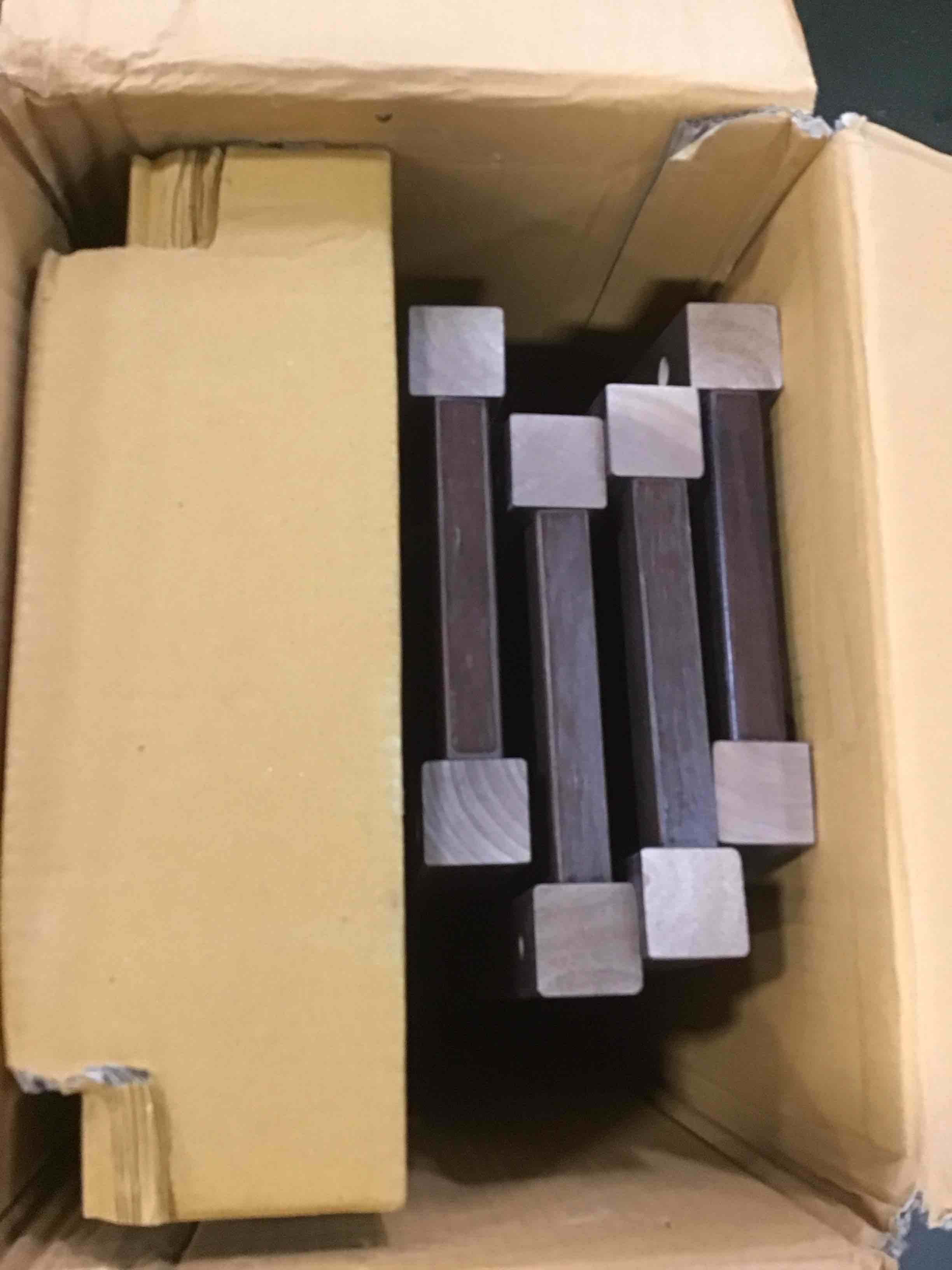 https://s3.amazonaws.com/lotting-images-prod/bidfta/YEL6218001_1713295940945.jpeg