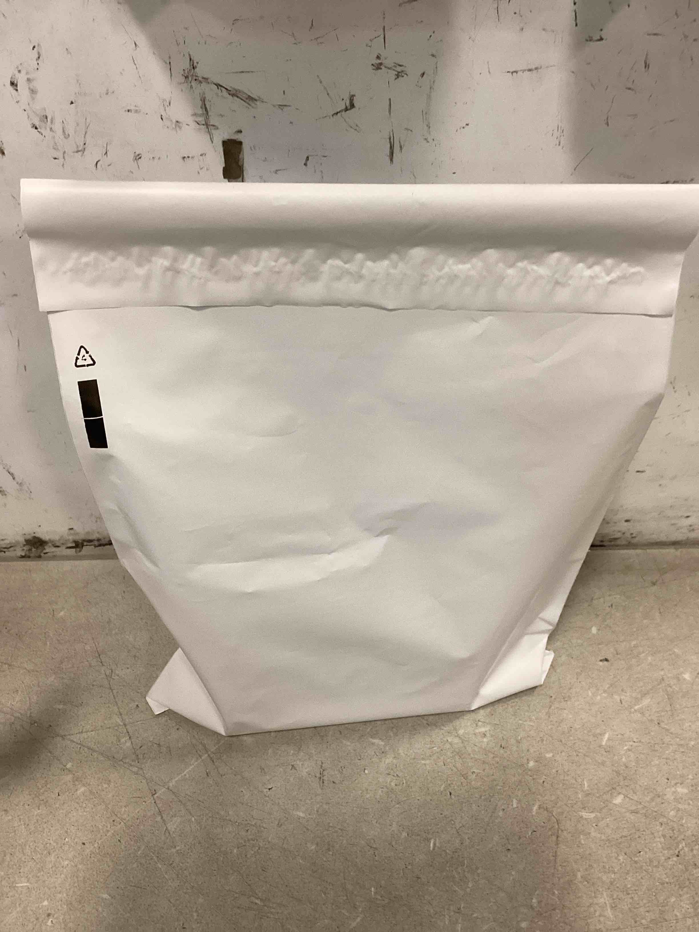 https://s3.amazonaws.com/lotting-images-prod/bidfta/YEL6218116_1713357340411.jpeg