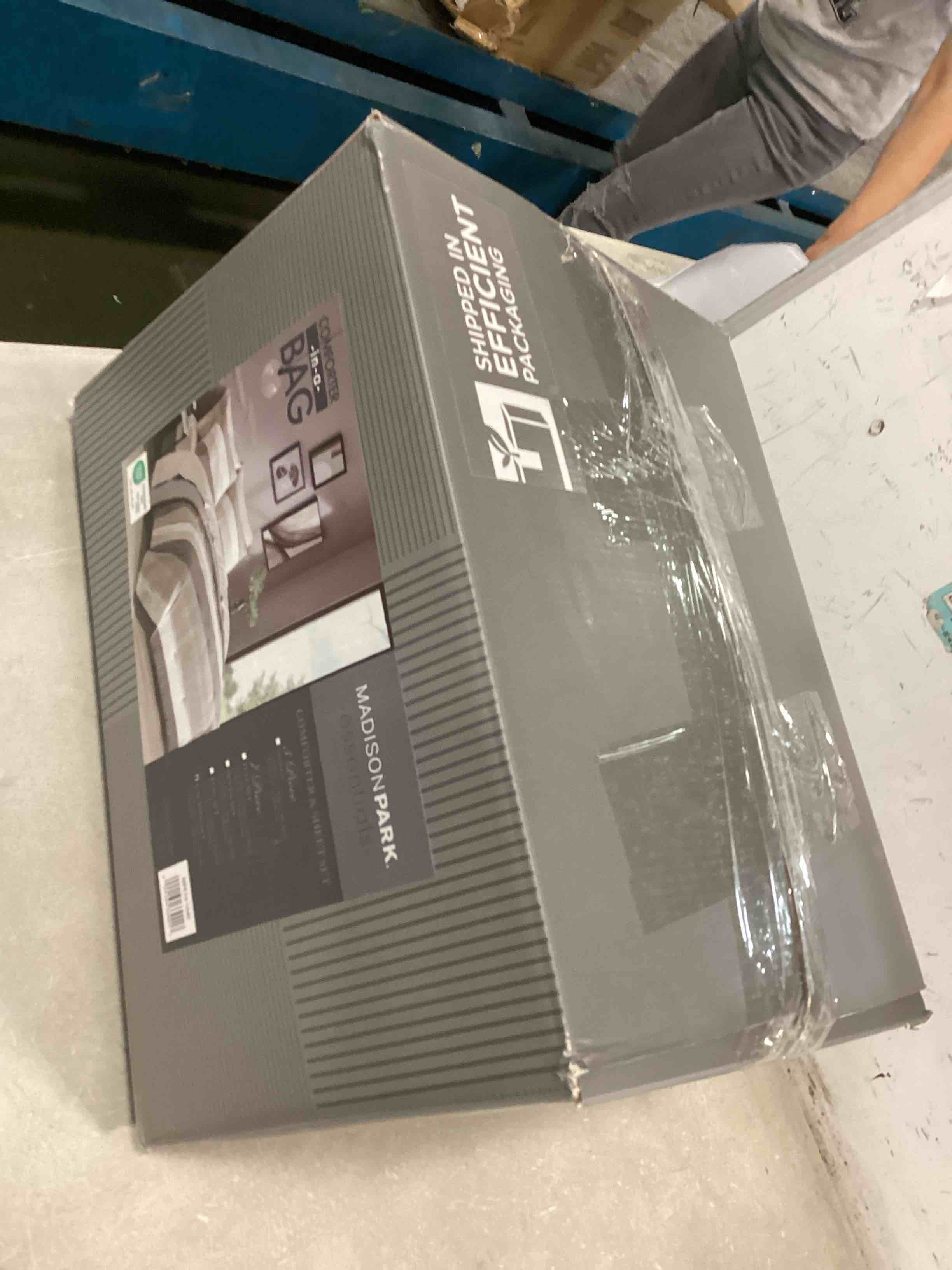 https://s3.amazonaws.com/lotting-images-prod/bidfta/YEL6218331_1713376167178.jpeg