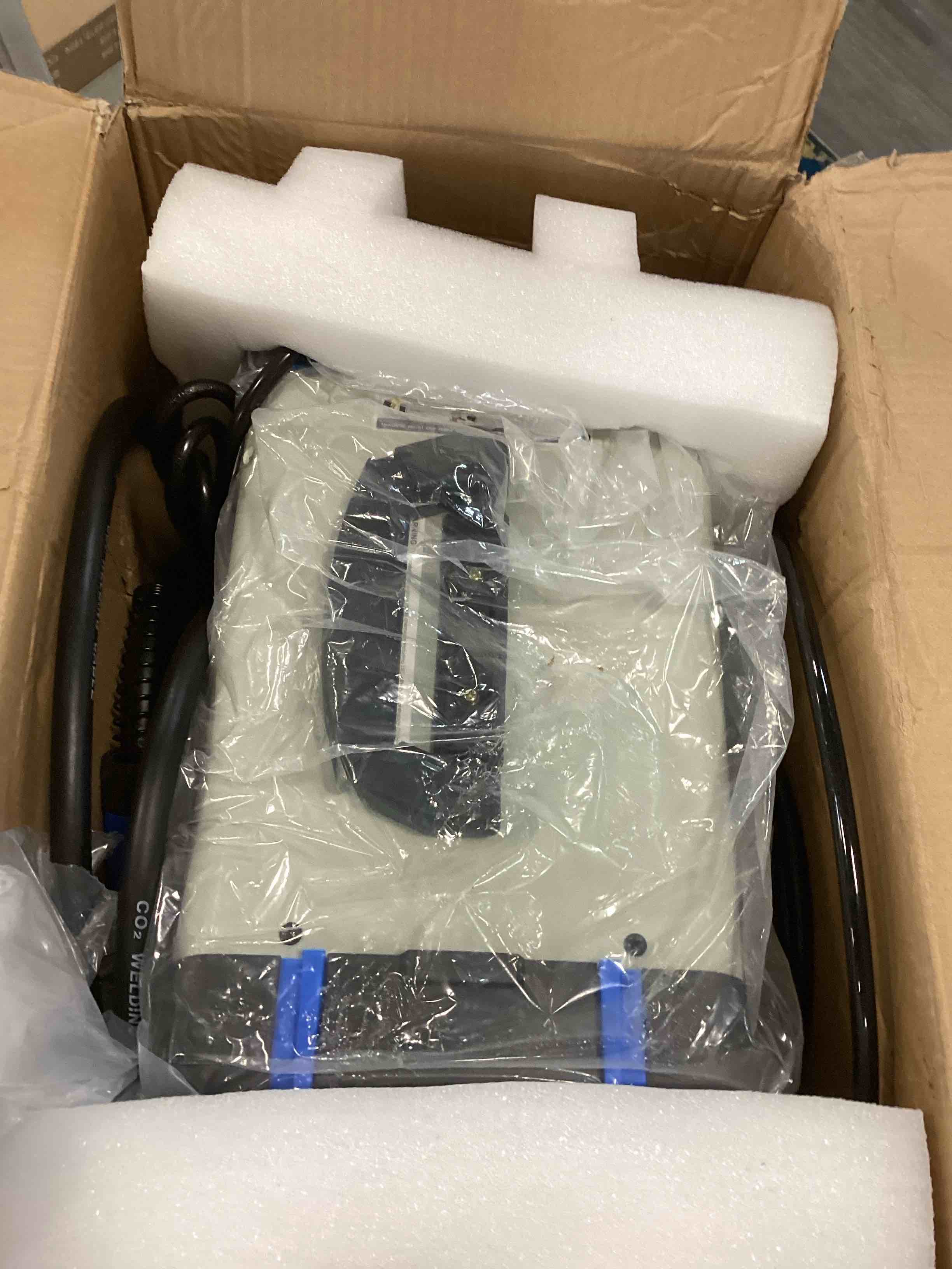 https://s3.amazonaws.com/lotting-images-prod/bidfta/YEL6218519_1713457832916.jpeg