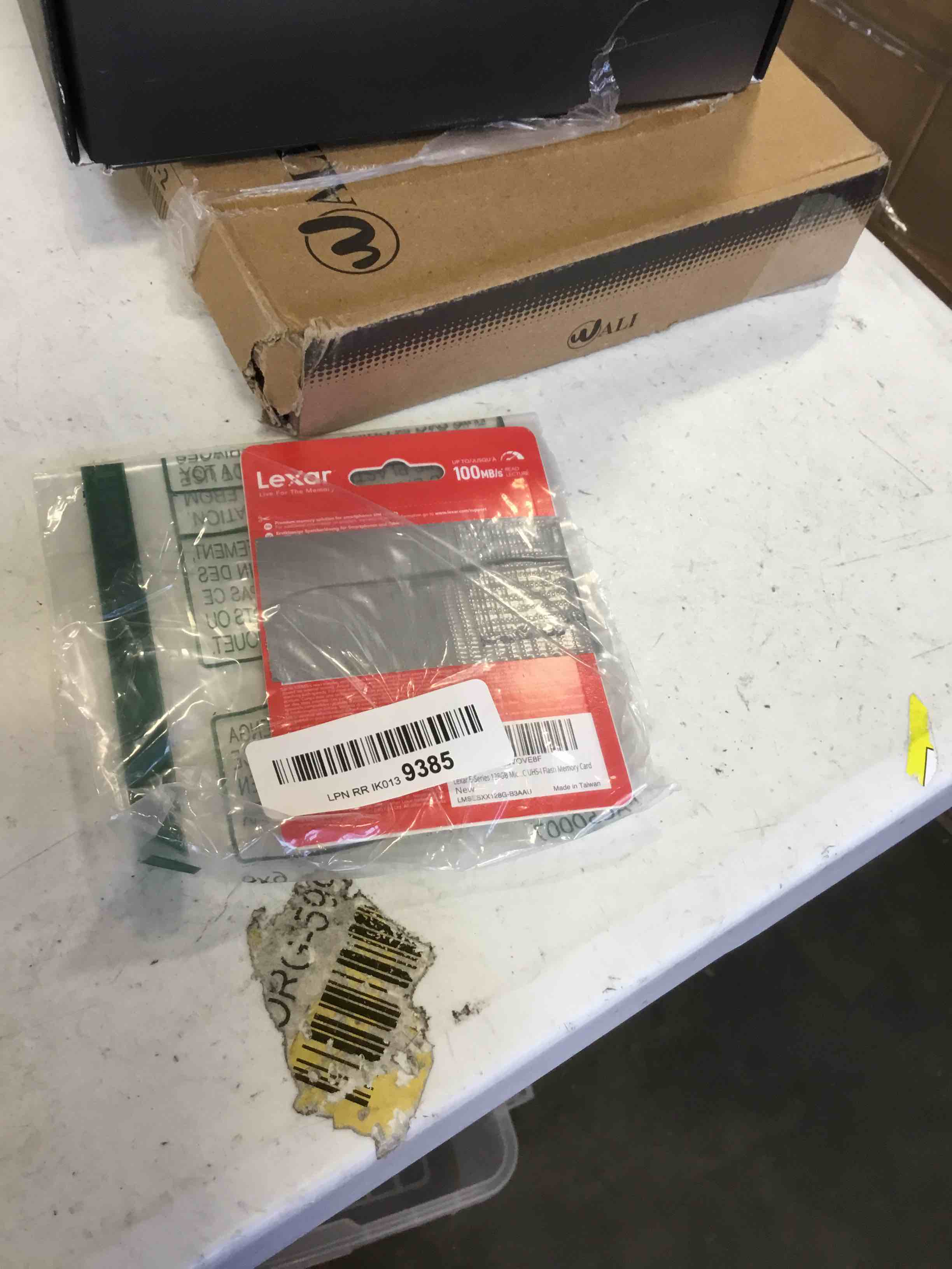 https://s3.amazonaws.com/lotting-images-prod/bidfta/YEL6220377_1713805026765.jpeg