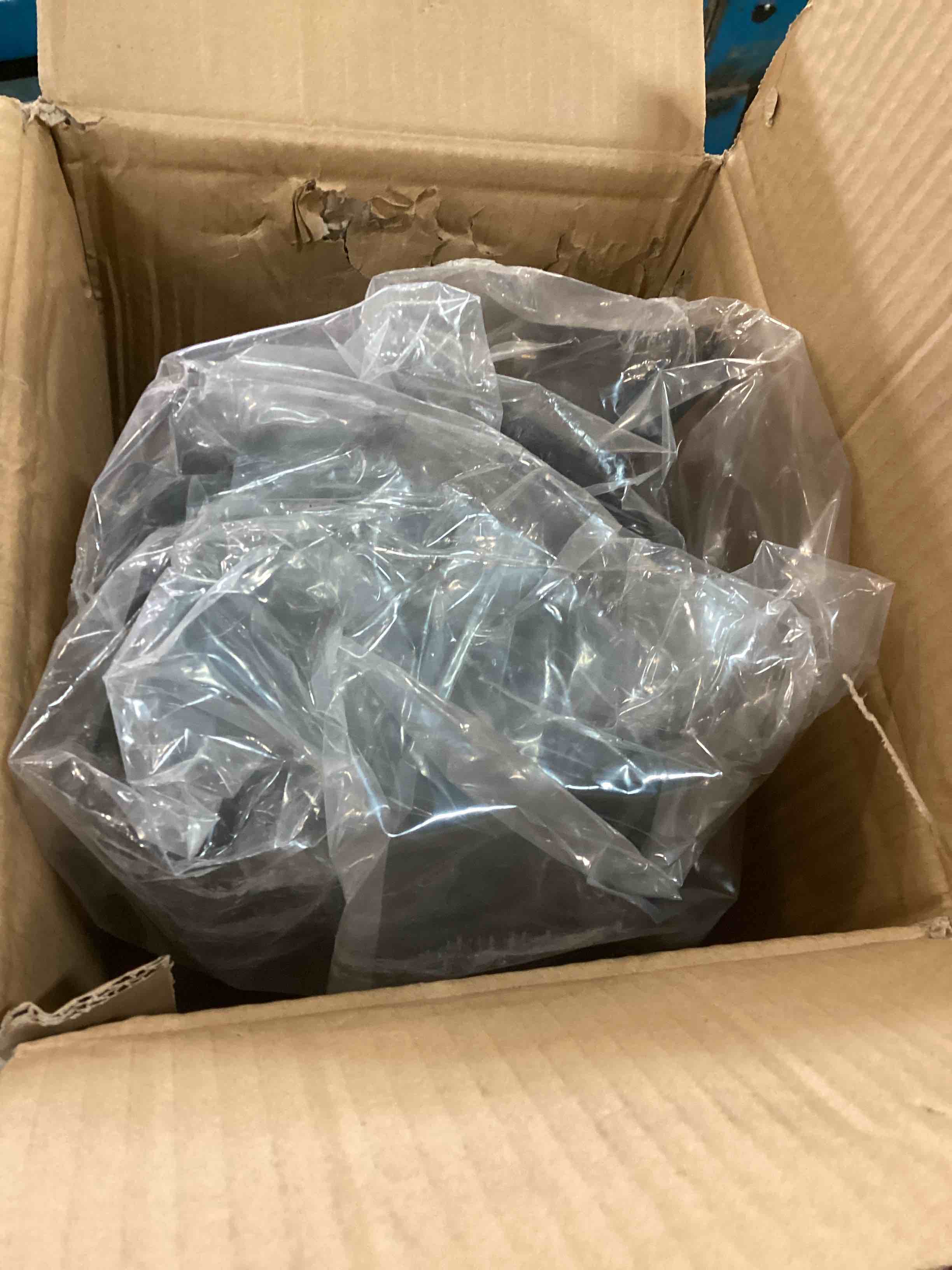 https://s3.amazonaws.com/lotting-images-prod/bidfta/YEL6221373_1713541878575.jpeg