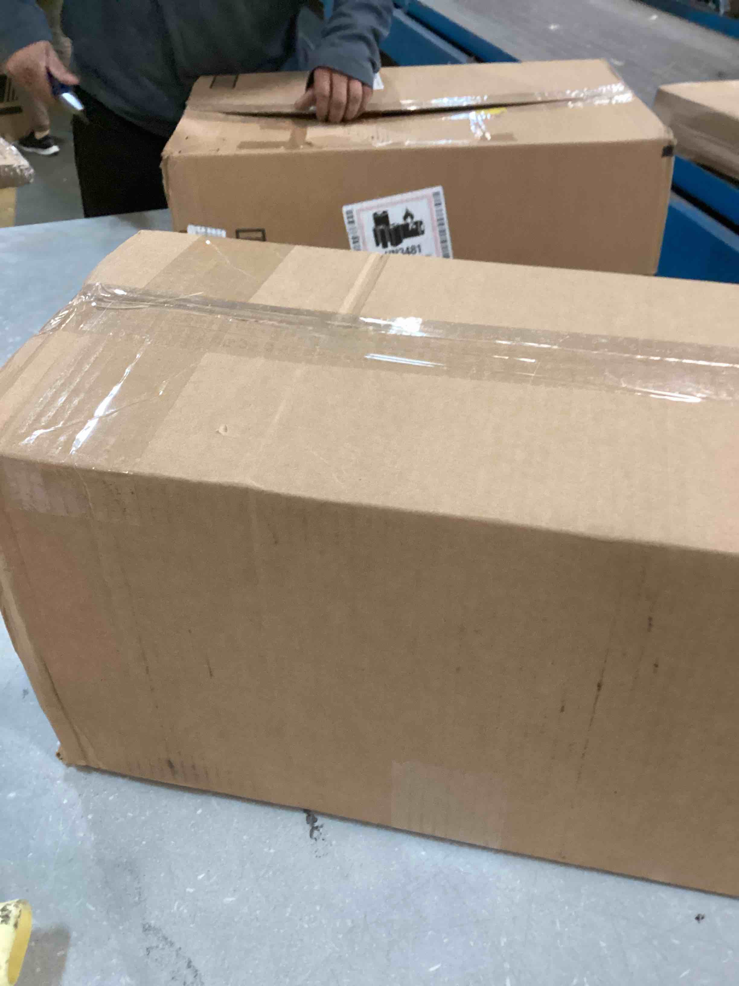 https://s3.amazonaws.com/lotting-images-prod/bidfta/YEL6221723_1713809932267.jpeg