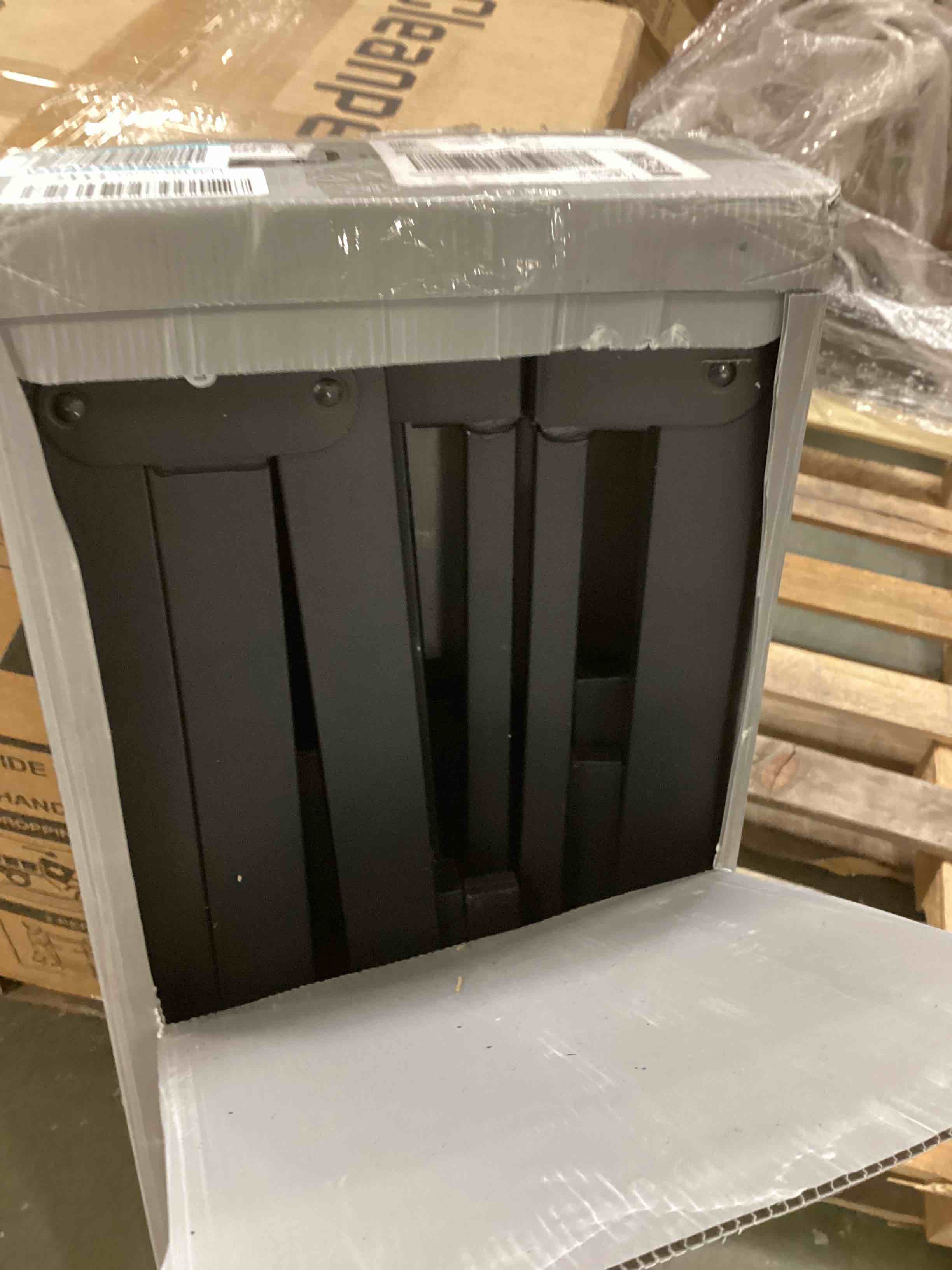https://s3.amazonaws.com/lotting-images-prod/bidfta/YEL6222430_1714219783078.jpeg