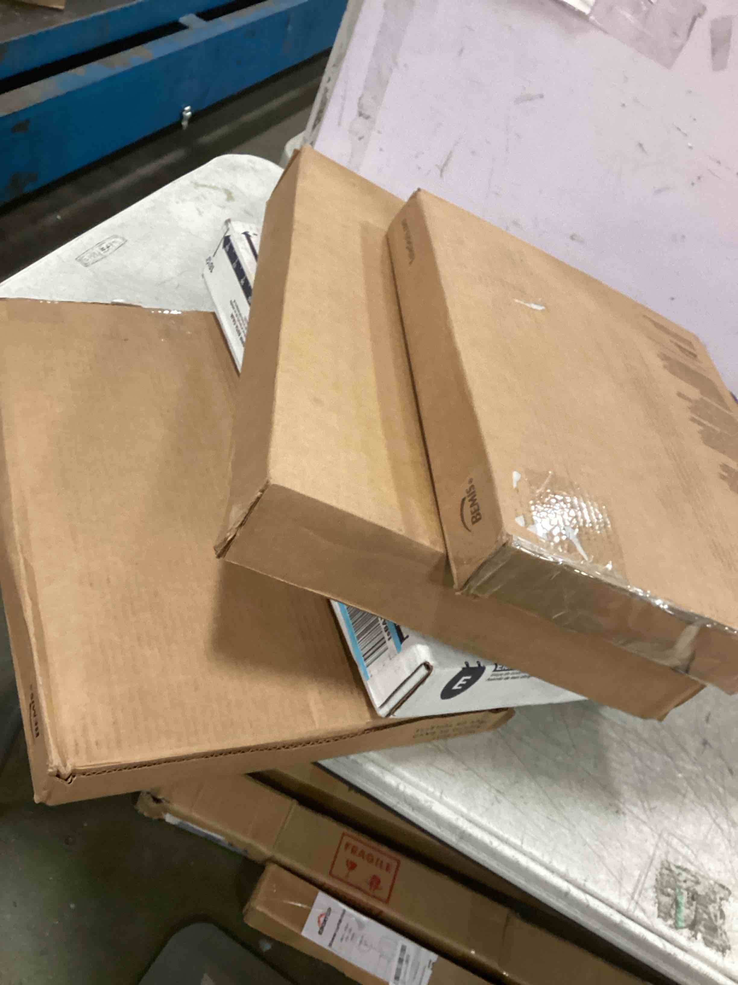 Assortment of Round Bowl Seats, fits all round toilets, different styles and different sizes, from different brands,