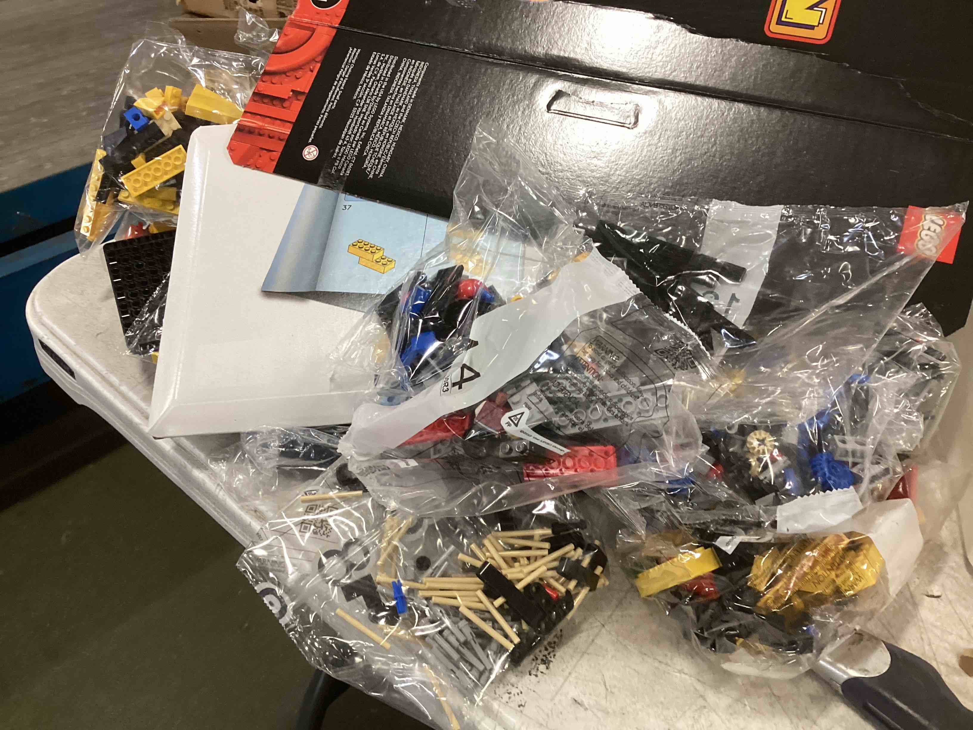 https://s3.amazonaws.com/lotting-images-prod/bidfta/YEL6223650_1713964222778.jpeg