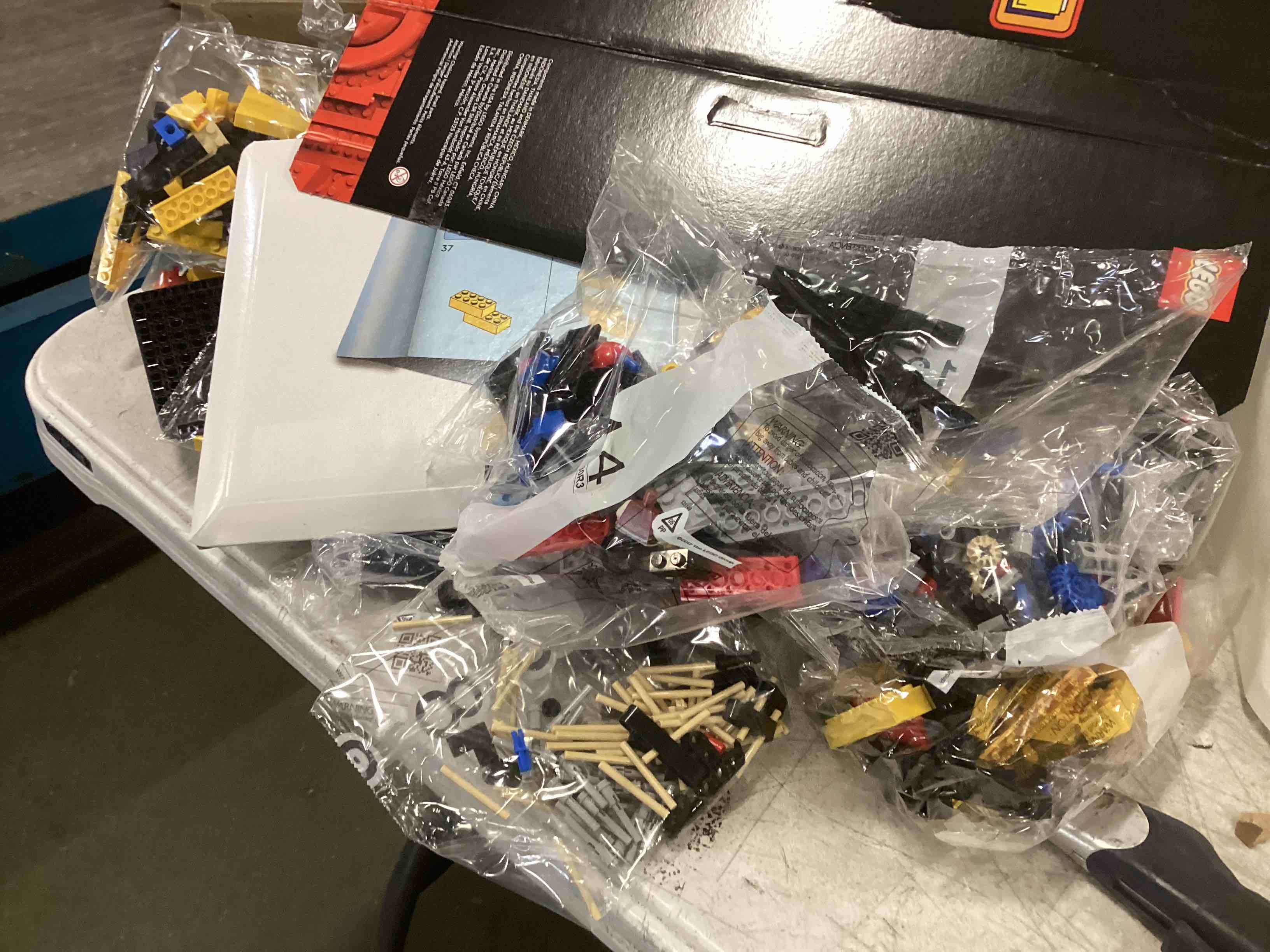 https://s3.amazonaws.com/lotting-images-prod/bidfta/YEL6223650_1713964223607.jpeg