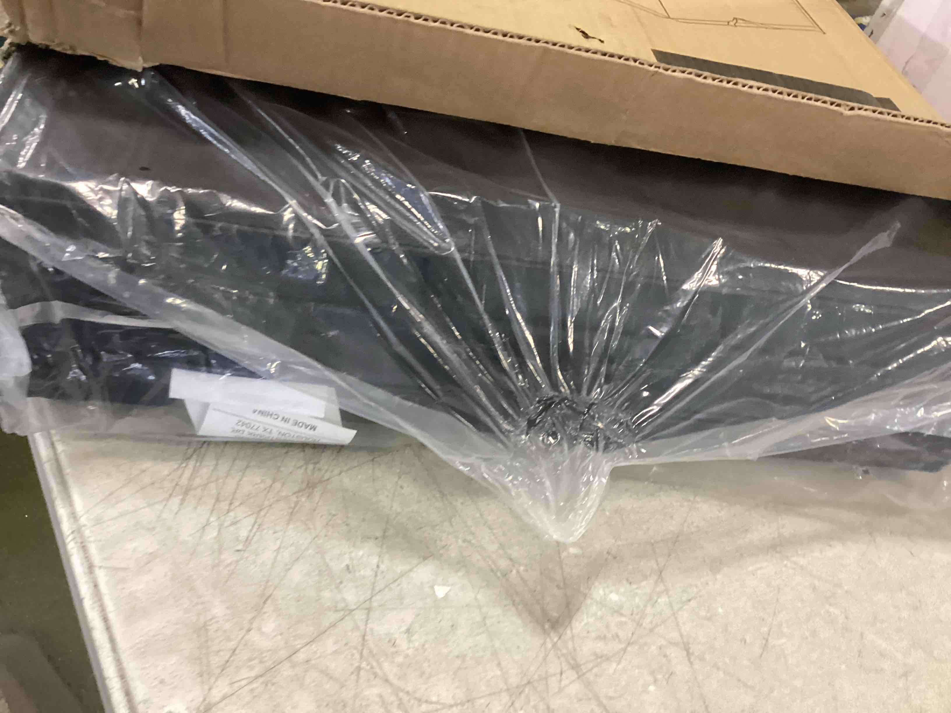 https://s3.amazonaws.com/lotting-images-prod/bidfta/YEL6223675_1713966390764.jpeg