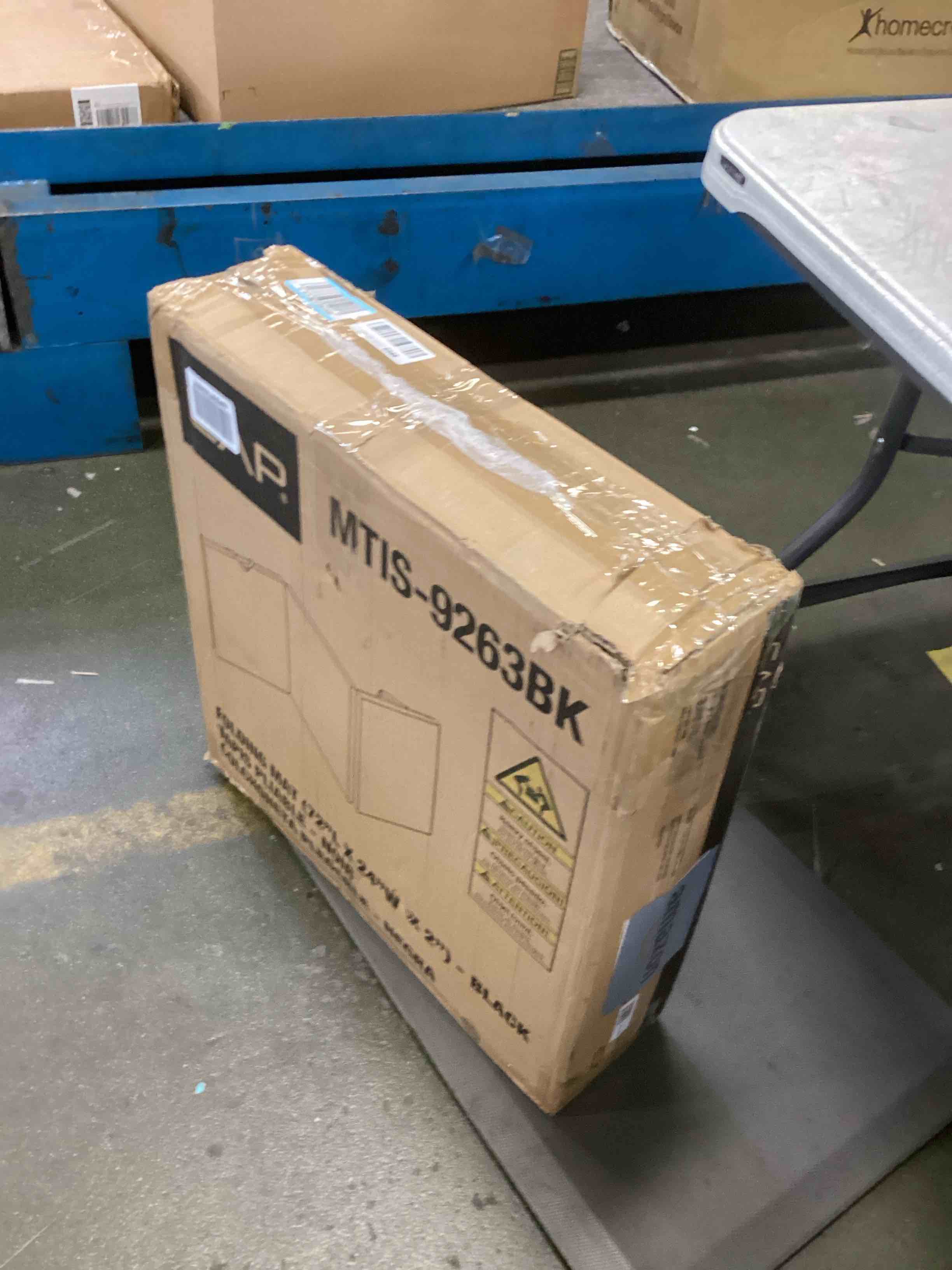 https://s3.amazonaws.com/lotting-images-prod/bidfta/YEL6223675_1713966403117.jpeg
