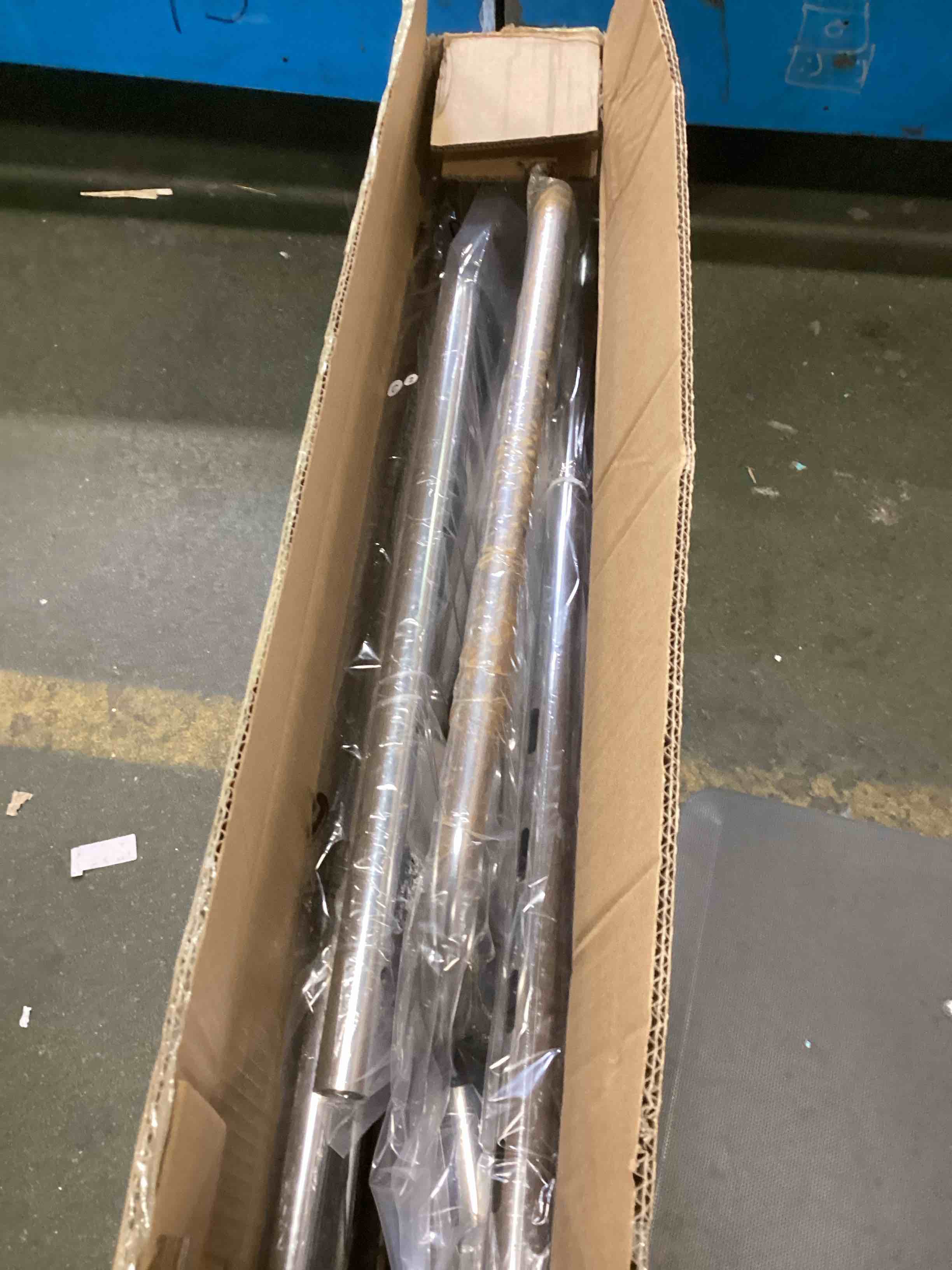 https://s3.amazonaws.com/lotting-images-prod/bidfta/YEL6223750_1713974807270.jpeg