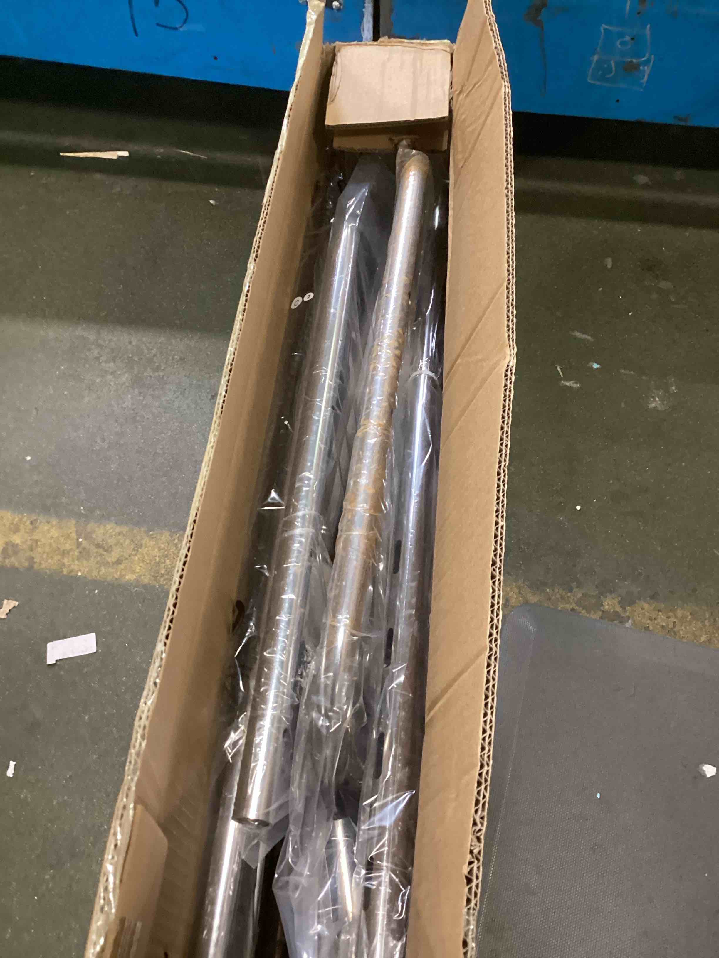 https://s3.amazonaws.com/lotting-images-prod/bidfta/YEL6223750_1713974808136.jpeg